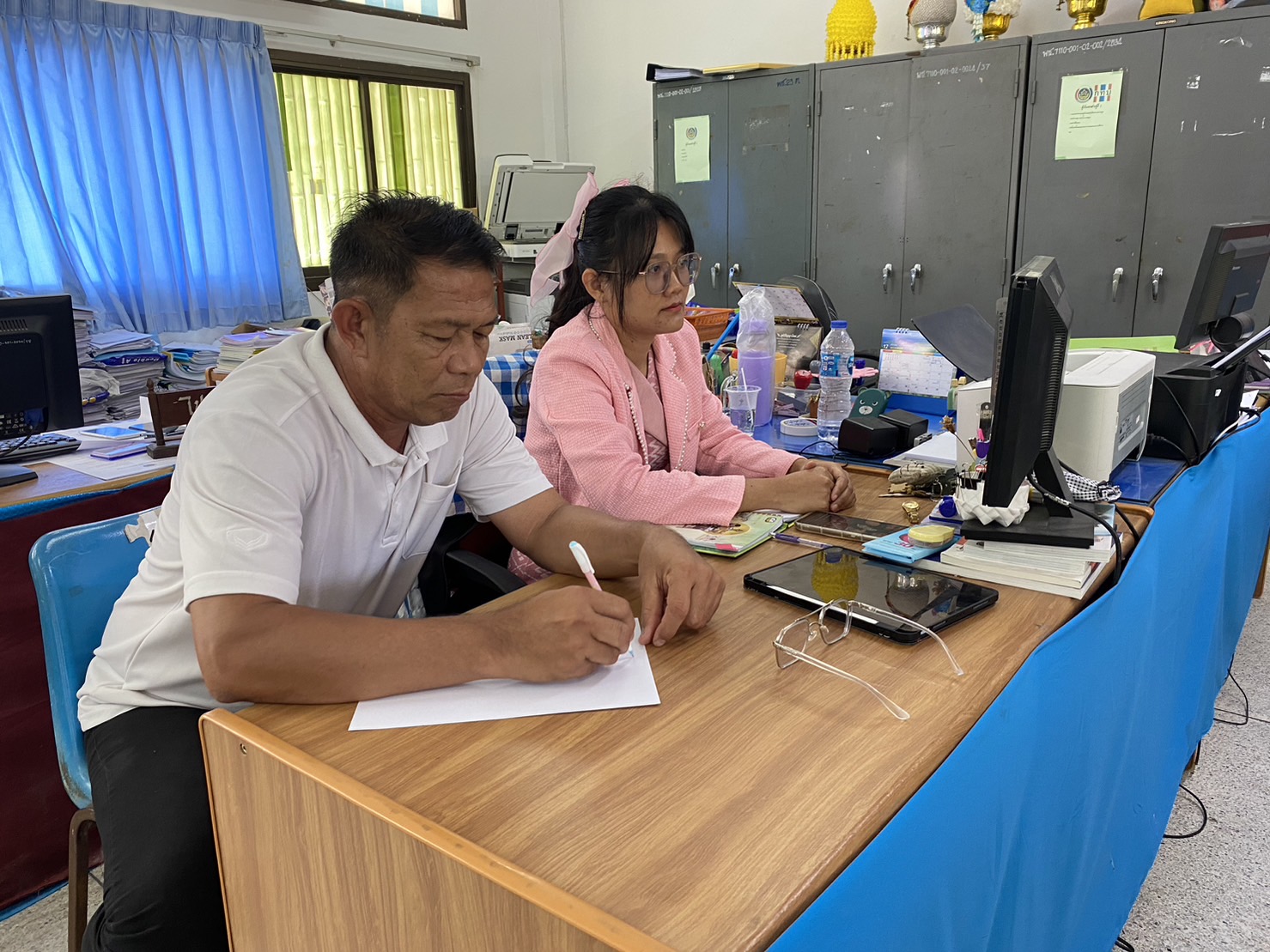 พช.ยโสธร ยกทีมร่วมรับฟังการประชุมชี้แจงแนวทางการดำเนินงานภารกิจสำคัญที่อธิบดีกรมการพัฒนาชุมชนเน้นย้ำ ไตรมาส 1 เรื่อง ศูนย์อำนวยการขจัดความยากจนและพัฒนาคนทุกช่วงวัยอย่างยั่งยืนตามหลักปรัชญาของเศรษฐกิจพอเพียง (ศจพ.) ผ่านระบบ Webex