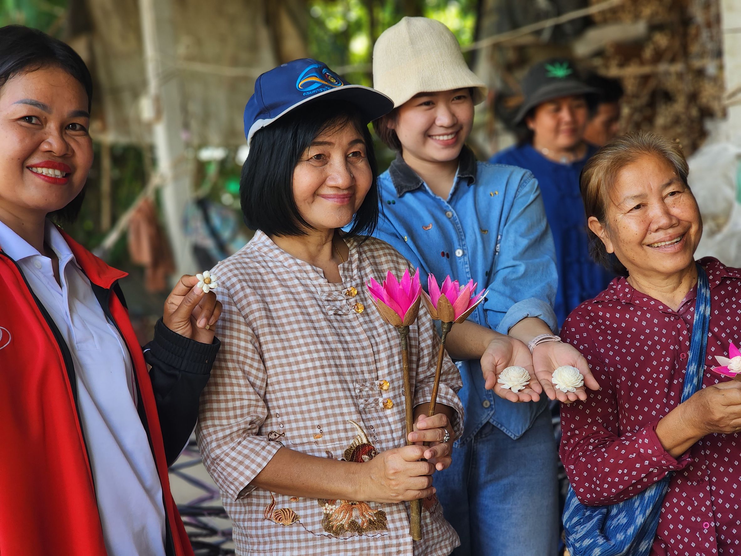 ช.ยโสธร ชู Solf power หมู่บ้าน OTOP นวัตวิถี บ้านสำโรง หมู่ 7 ตำบลคูเมือง อำเภอมหาชนะชัย จังหวัดยโสธร ตามโครงการพัฒนาเส้นทางท่องเที่ยว OTOP นวัตวิถี