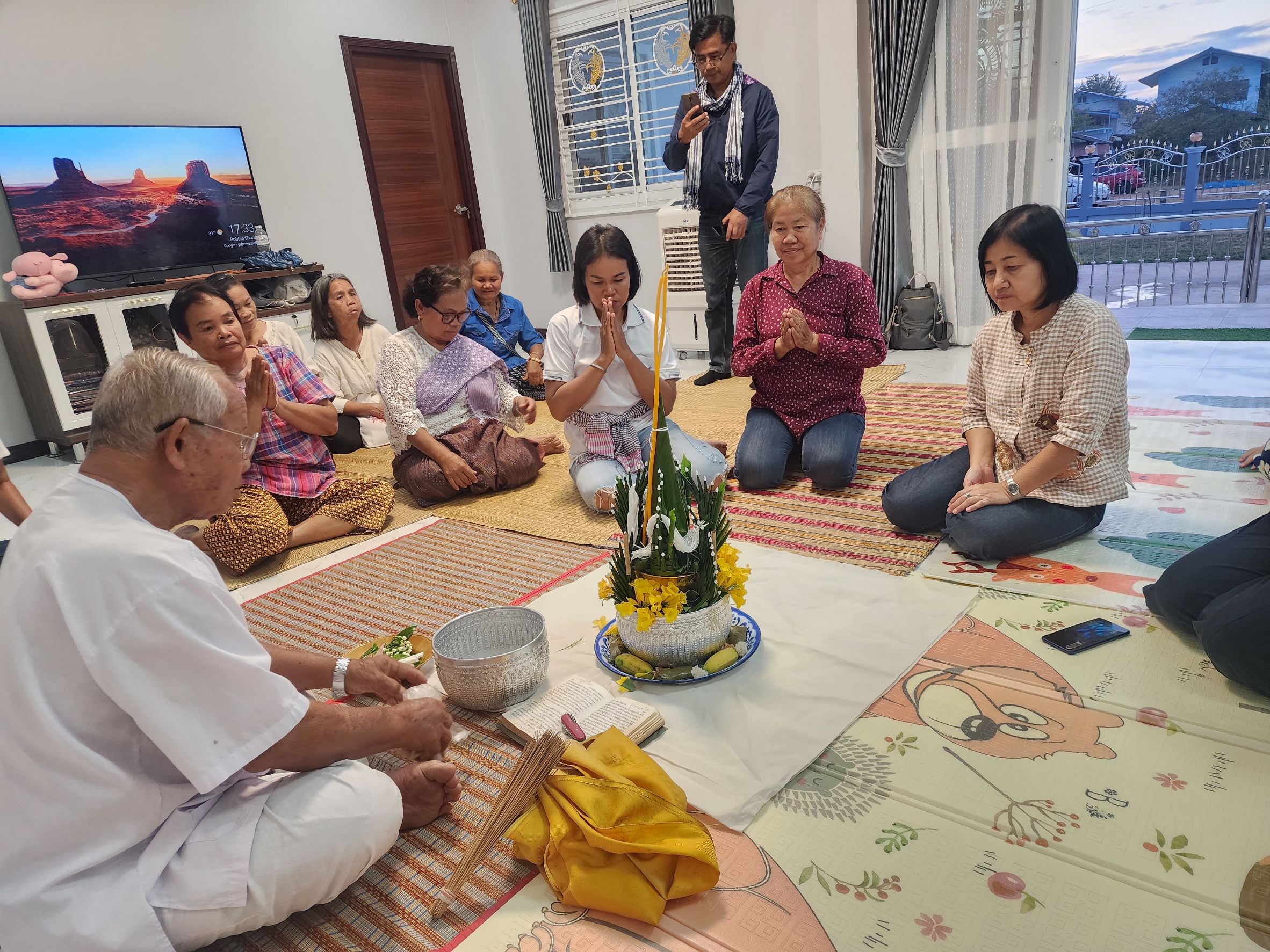 ช.ยโสธร ชู Solf power หมู่บ้าน OTOP นวัตวิถี บ้านสำโรง หมู่ 7 ตำบลคูเมือง อำเภอมหาชนะชัย จังหวัดยโสธร ตามโครงการพัฒนาเส้นทางท่องเที่ยว OTOP นวัตวิถี