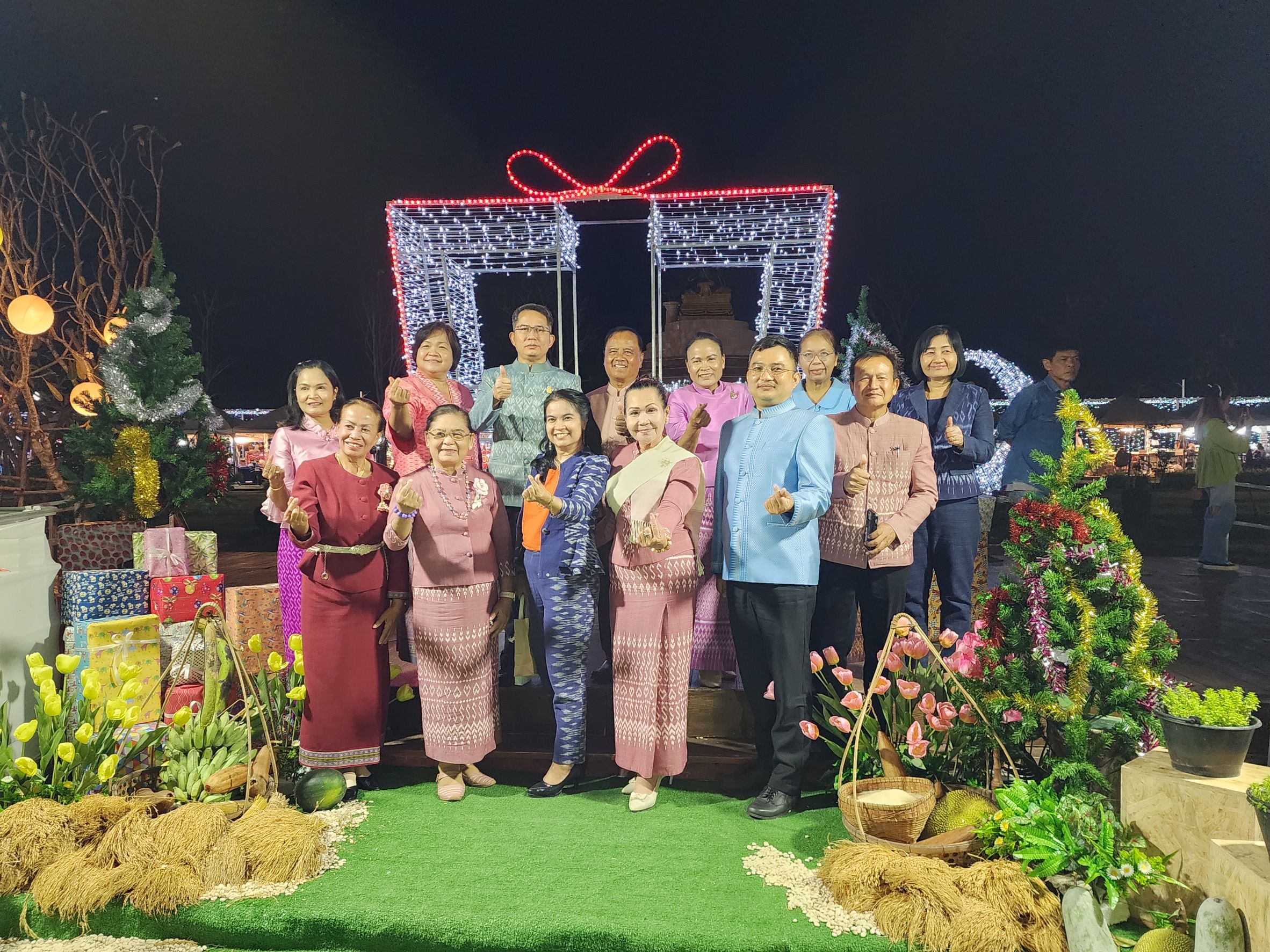 พช.ยโสธร ร่วมพิธีเปิดงาน “ยโสธร winter หนาวนี้ที่ยโสธร” ส่งท้ายปีเก่า ต้อนรับศักราชใหม่ 2567 กับกิจกรรมส่งเสริมศิลปินวิถีอีสานและประชาสัมพันธ์เกษตรอินทรีย์วิถียโสธร