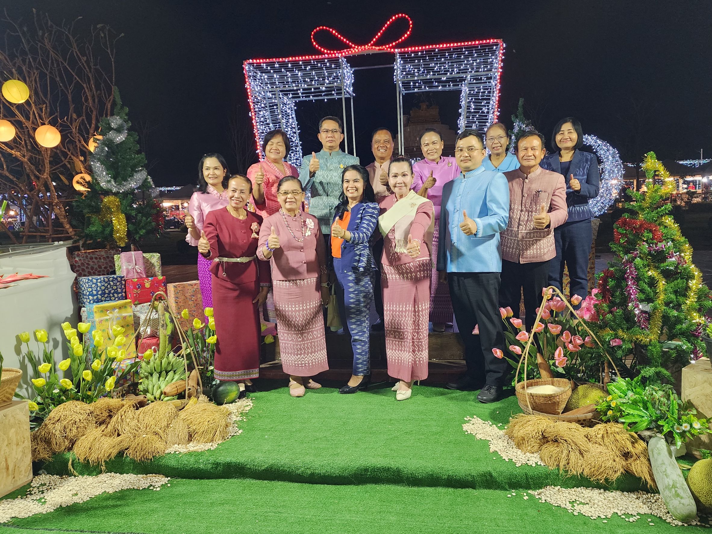 พช.ยโสธร ร่วมพิธีเปิดงาน “ยโสธร winter หนาวนี้ที่ยโสธร” ส่งท้ายปีเก่า ต้อนรับศักราชใหม่ 2567 กับกิจกรรมส่งเสริมศิลปินวิถีอีสานและประชาสัมพันธ์เกษตรอินทรีย์วิถียโสธร