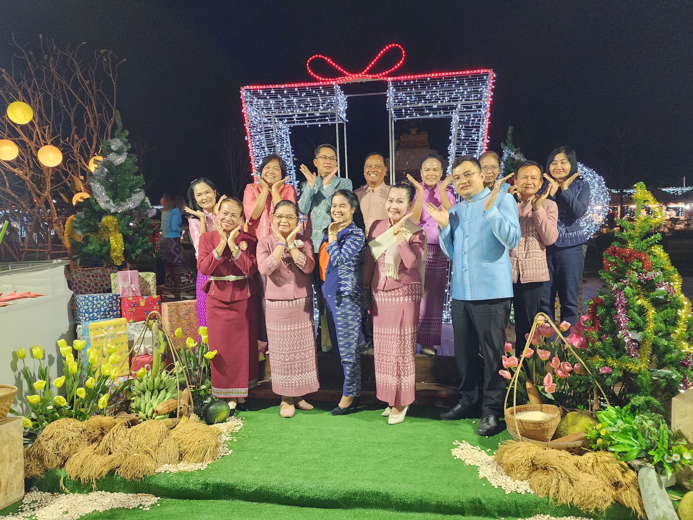 พช.ยโสธร ร่วมพิธีเปิดงาน “ยโสธร winter หนาวนี้ที่ยโสธร” ส่งท้ายปีเก่า ต้อนรับศักราชใหม่ 2567 กับกิจกรรมส่งเสริมศิลปินวิถีอีสานและประชาสัมพันธ์เกษตรอินทรีย์วิถียโสธร