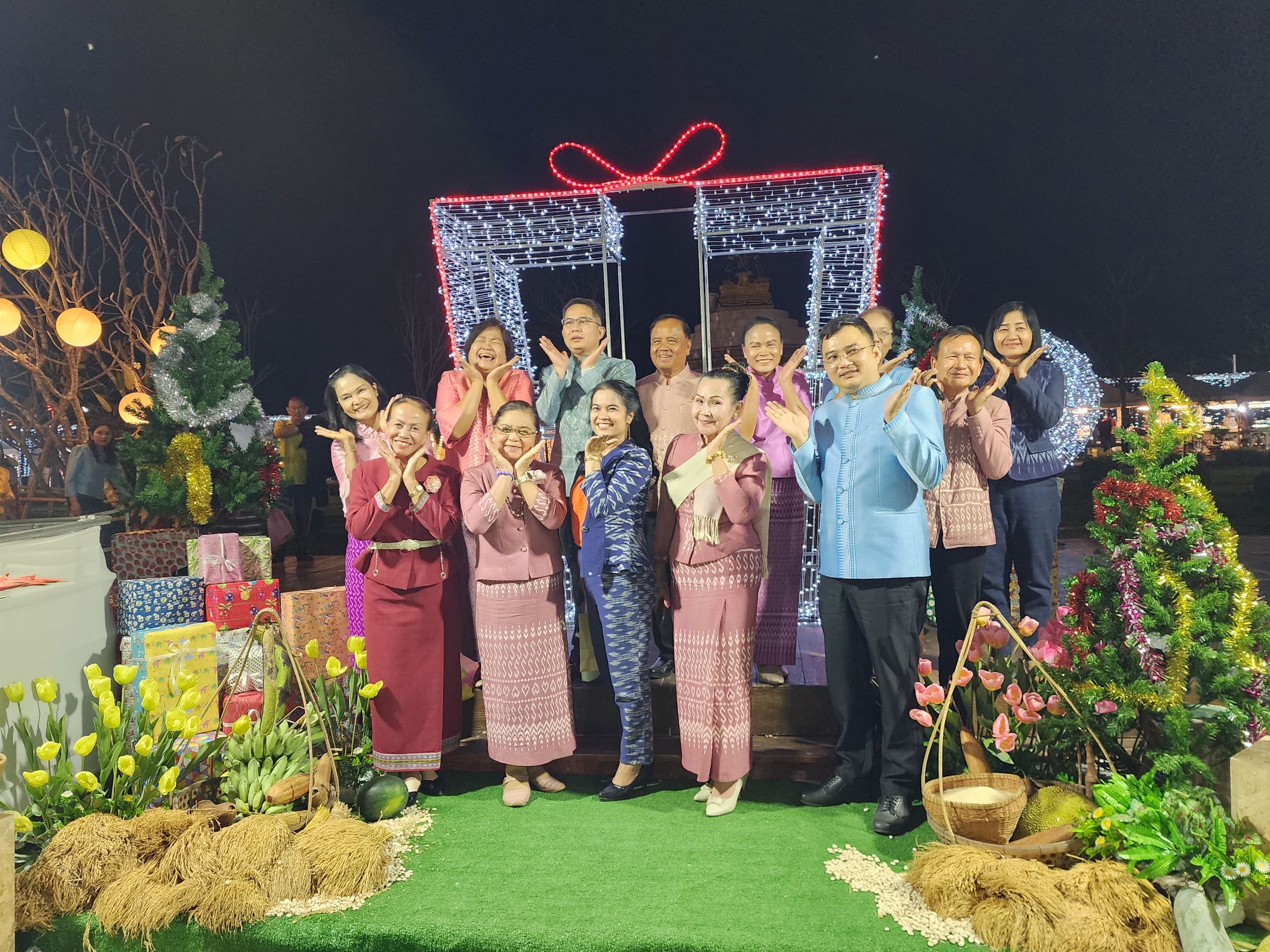 พช.ยโสธร ร่วมพิธีเปิดงาน “ยโสธร winter หนาวนี้ที่ยโสธร” ส่งท้ายปีเก่า ต้อนรับศักราชใหม่ 2567 กับกิจกรรมส่งเสริมศิลปินวิถีอีสานและประชาสัมพันธ์เกษตรอินทรีย์วิถียโสธร