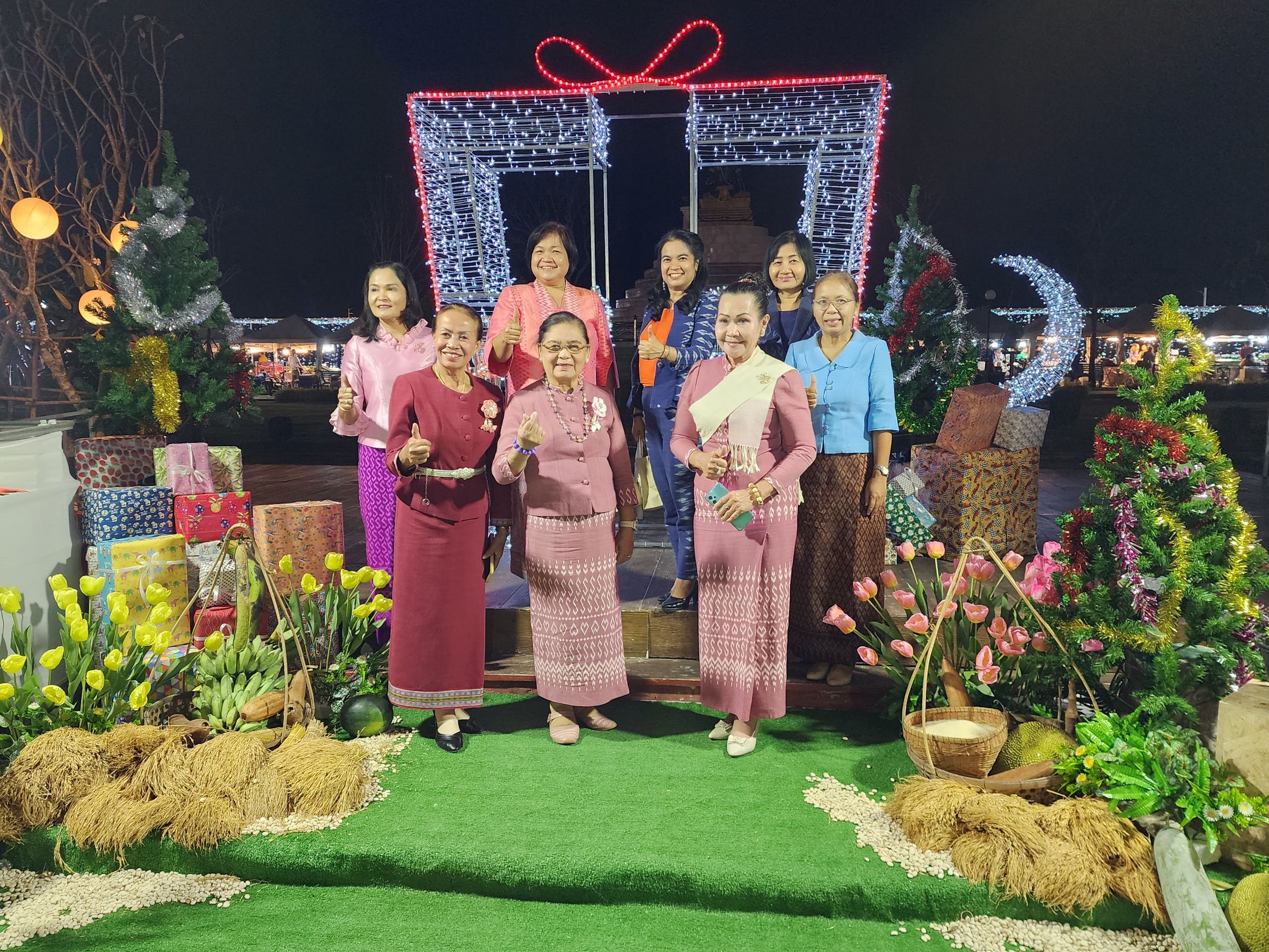 พช.ยโสธร ร่วมพิธีเปิดงาน “ยโสธร winter หนาวนี้ที่ยโสธร” ส่งท้ายปีเก่า ต้อนรับศักราชใหม่ 2567 กับกิจกรรมส่งเสริมศิลปินวิถีอีสานและประชาสัมพันธ์เกษตรอินทรีย์วิถียโสธร