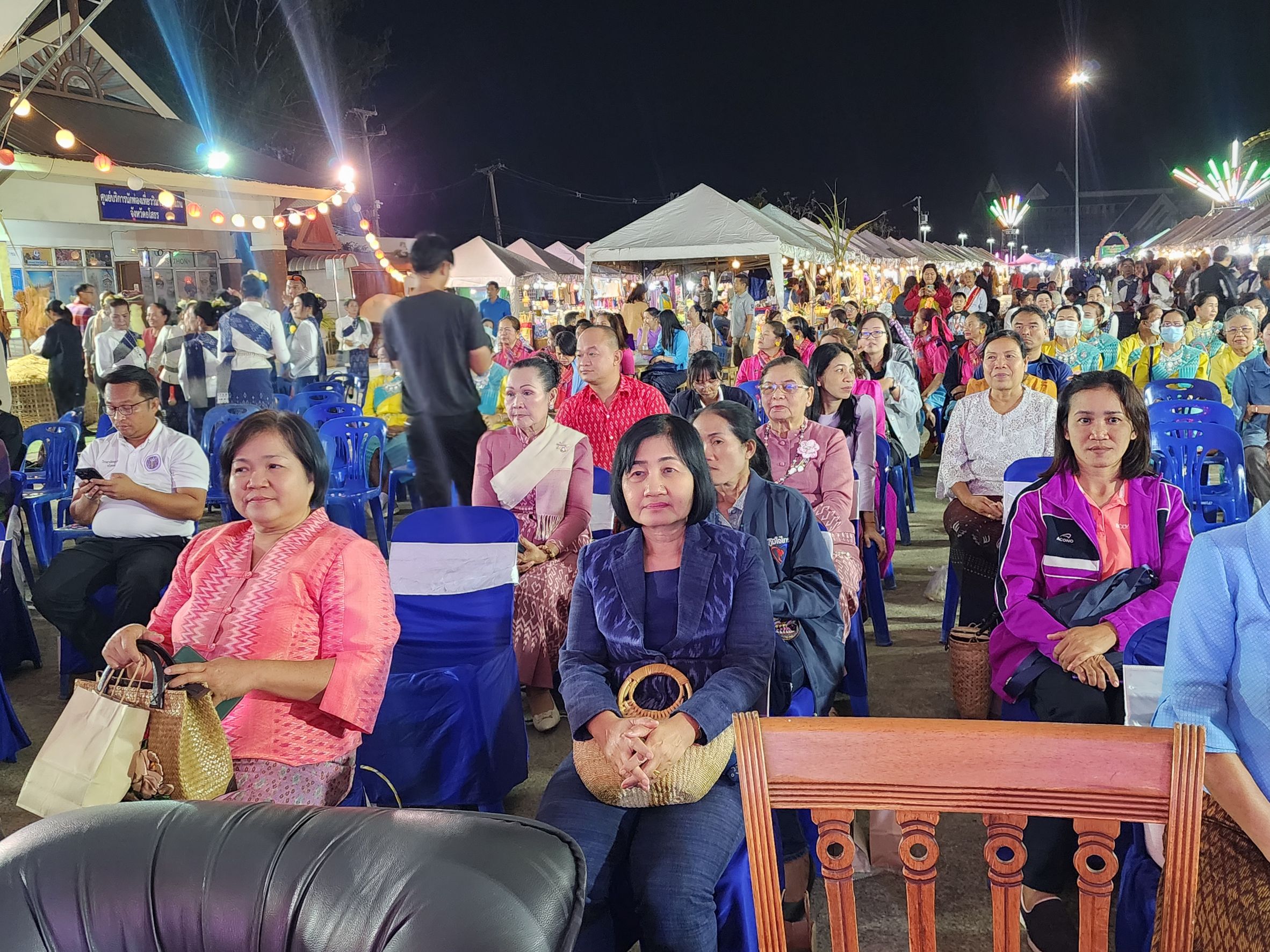 พช.ยโสธร ร่วมพิธีเปิดงาน “ยโสธร winter หนาวนี้ที่ยโสธร” ส่งท้ายปีเก่า ต้อนรับศักราชใหม่ 2567 กับกิจกรรมส่งเสริมศิลปินวิถีอีสานและประชาสัมพันธ์เกษตรอินทรีย์วิถียโสธร