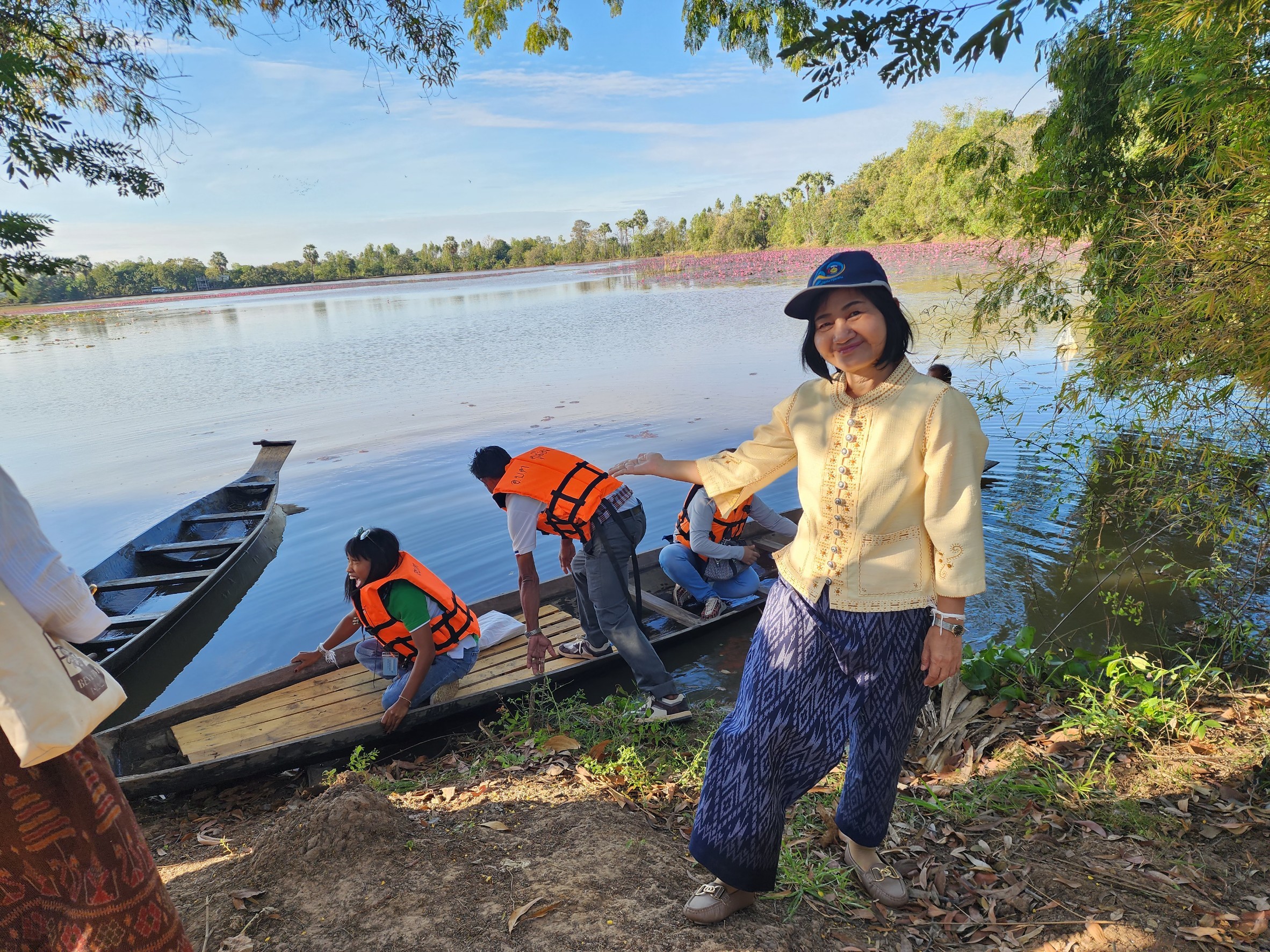 ช.ยโสธร ชู Solf power หมู่บ้าน OTOP นวัตวิถี บ้านสำโรง หมู่ 7 ตำบลคูเมือง อำเภอมหาชนะชัย จังหวัดยโสธร ตามโครงการพัฒนาเส้นทางท่องเที่ยว OTOP นวัตวิถี