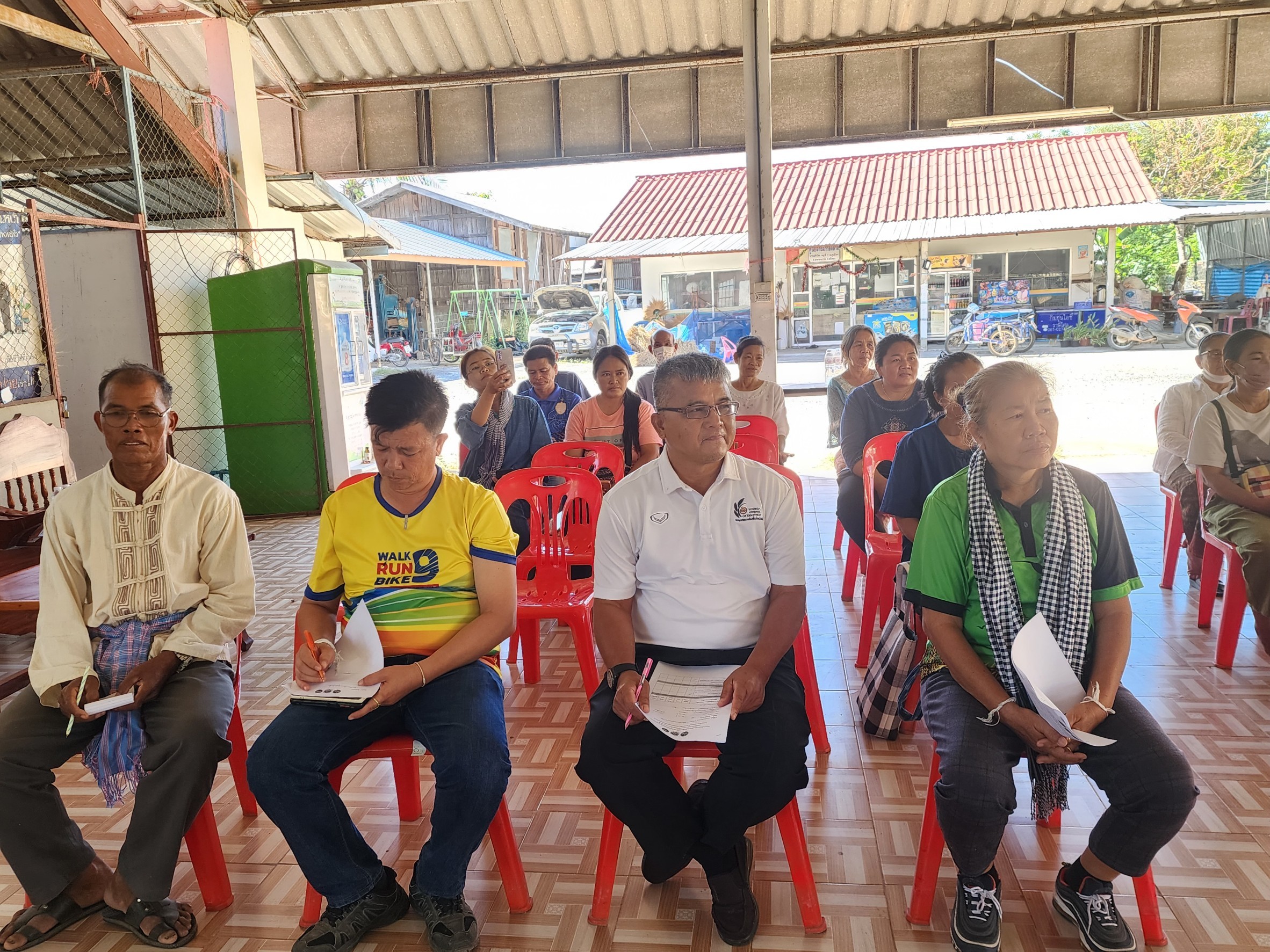 ช.ยโสธร ชู Solf power หมู่บ้าน OTOP นวัตวิถี บ้านสำโรง หมู่ 7 ตำบลคูเมือง อำเภอมหาชนะชัย จังหวัดยโสธร ตามโครงการพัฒนาเส้นทางท่องเที่ยว OTOP นวัตวิถี