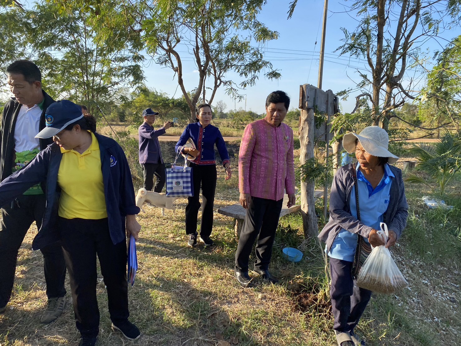 ผู้ตรวจกรมการพัฒนาชุมชนลงพื้นที่ติดตามผลการดำเนินงานโครงการหมู่บ้านเศรษฐกิจพอเพียงกิจกรรมการพัฒนาศูนย์เรียนรู้ทฤษฎีใหม่รูปแบบ”โคก หนอง นา” ในพื้นที่อำเภอกุดชุมและอำเภอทรายมูล จังหวัดยโสธร