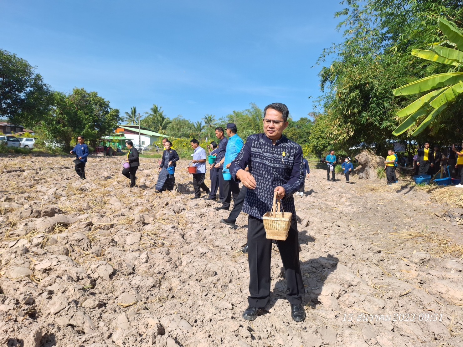 จังหวัดยโสธร Kick off กิจกรรมวันดินโลก ประจำปี 2566 เนื่องในวันดินโลก และจัดมหกรรมสัปดาห์แห่งการตระหนักรู้