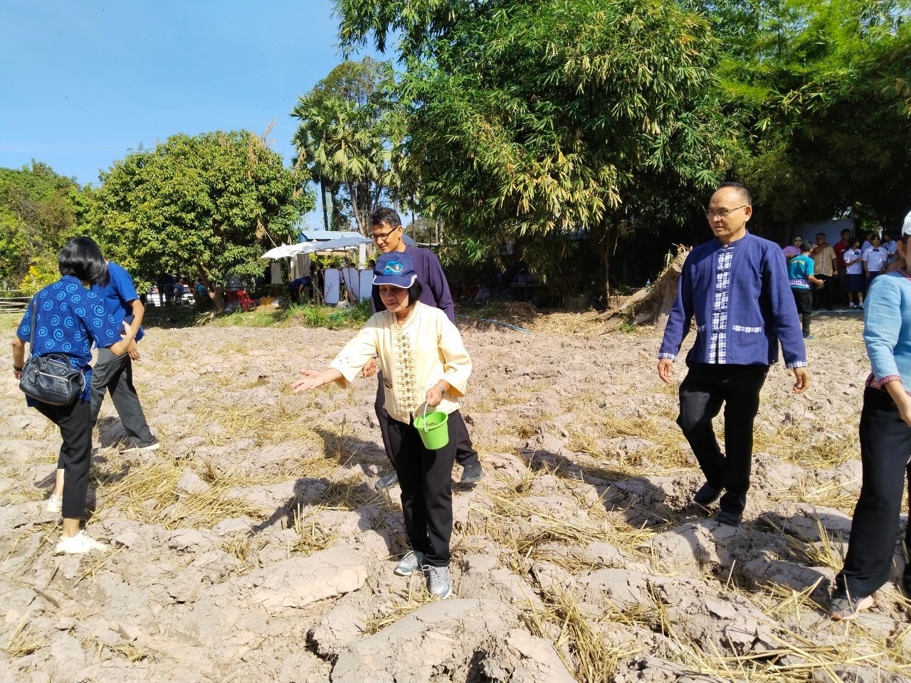 จังหวัดยโสธร Kick off กิจกรรมวันดินโลก ประจำปี 2566 เนื่องในวันดินโลก และจัดมหกรรมสัปดาห์แห่งการตระหนักรู้