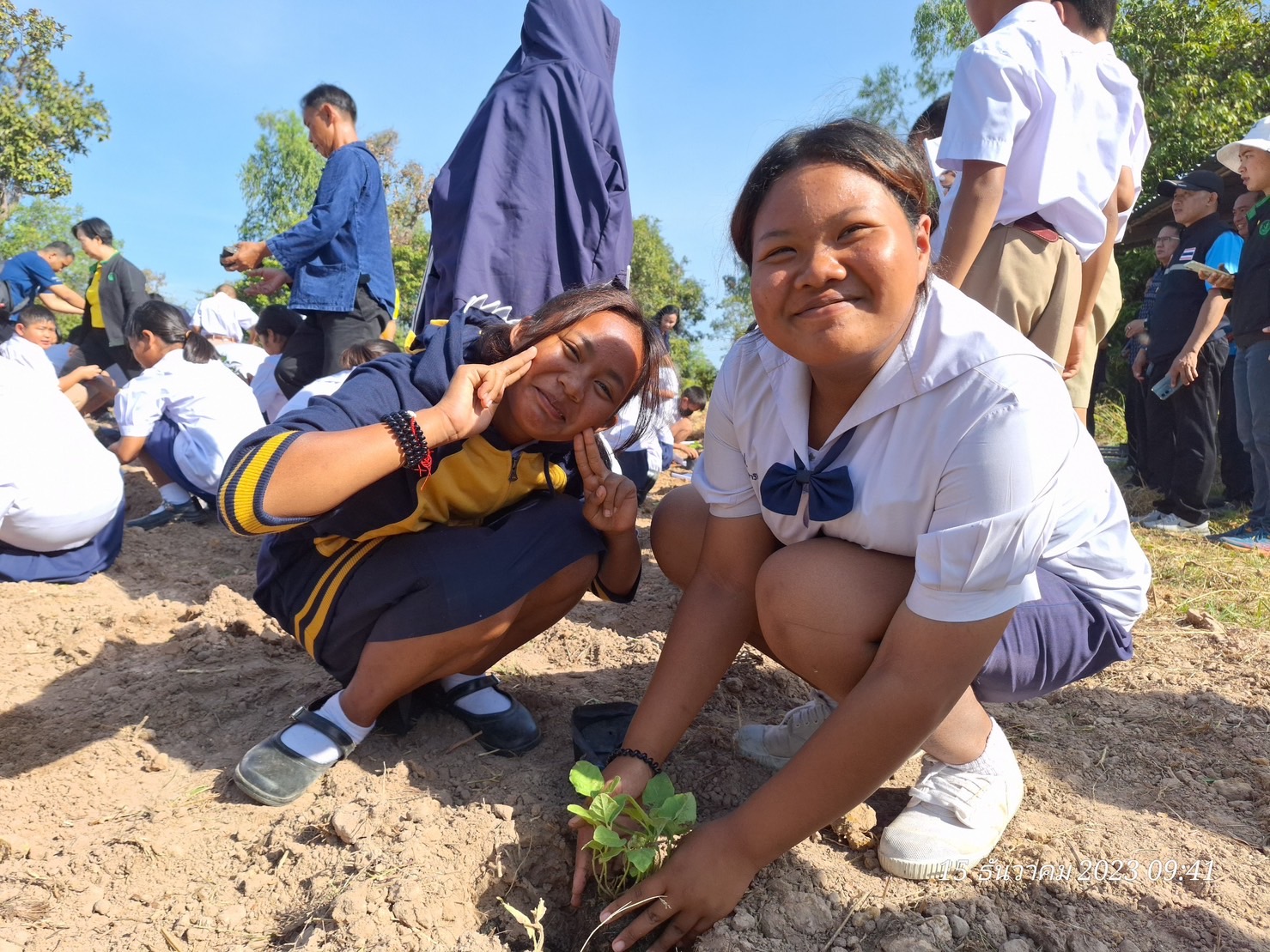 จังหวัดยโสธร Kick off กิจกรรมวันดินโลก ประจำปี 2566 เนื่องในวันดินโลก และจัดมหกรรมสัปดาห์แห่งการตระหนักรู้