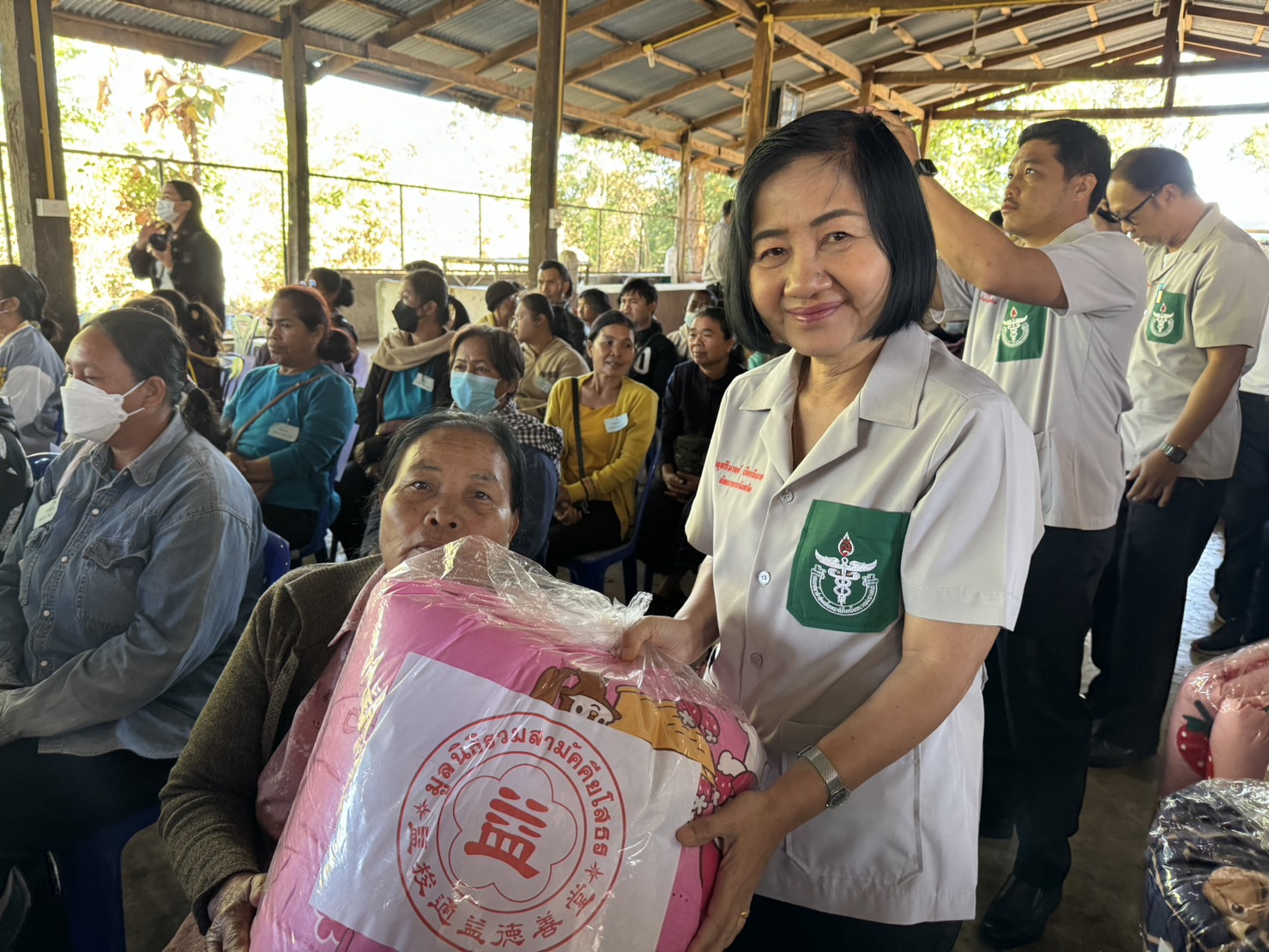 พช.ยโสธร ร่วมกิจกรรมหน่วยแพทย์อาสา สมเด็จพระศรีนครินทราบรมราชชนนี (พอ.สว.) และโครงการจังหวัดเคลื่อนที่ “เพิ่มรอยยิ้ม เติมความสุข ให้คนยโสธร”