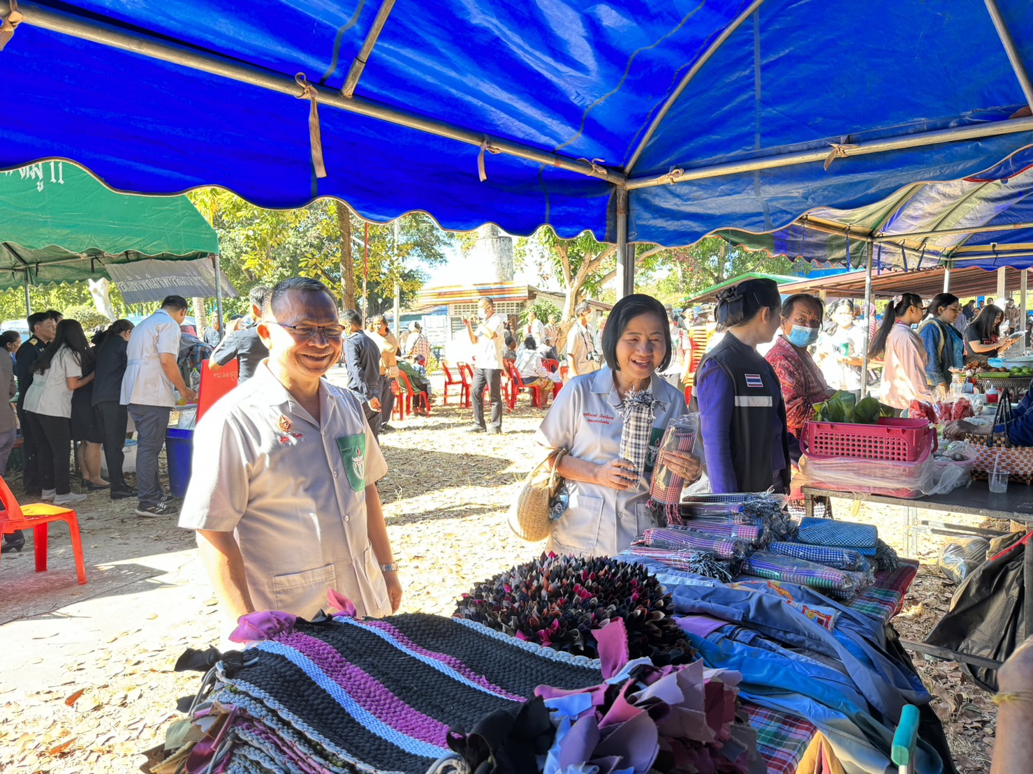 พช.ยโสธร ร่วมกิจกรรมหน่วยแพทย์อาสา สมเด็จพระศรีนครินทราบรมราชชนนี (พอ.สว.) และโครงการจังหวัดเคลื่อนที่ “เพิ่มรอยยิ้ม เติมความสุข ให้คนยโสธร”