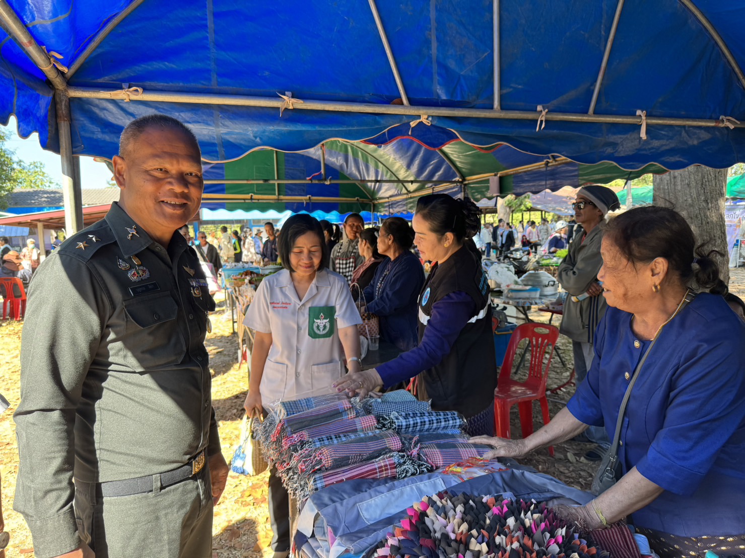 พช.ยโสธร ร่วมกิจกรรมหน่วยแพทย์อาสา สมเด็จพระศรีนครินทราบรมราชชนนี (พอ.สว.) และโครงการจังหวัดเคลื่อนที่ “เพิ่มรอยยิ้ม เติมความสุข ให้คนยโสธร”