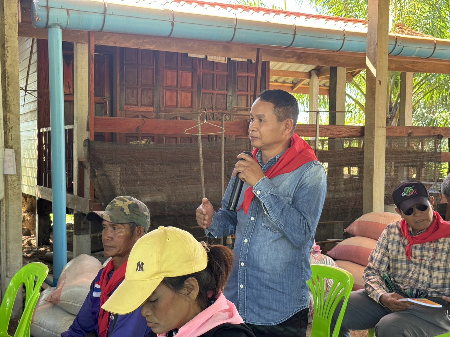 พช.ยโสธร ลงพื้นที่ติดตามให้กำลังใจผู้เข้าร่วมอบรมโครงการพัฒนาหมู่บ้านเศรษฐกิจพอเพียงกิจกรรมอบรมแกนนำขับเคลื่อนหมู่บ้านเศรษฐกิจพอเพียง ประจำปีงบประมาณ พ.ศ. 2567