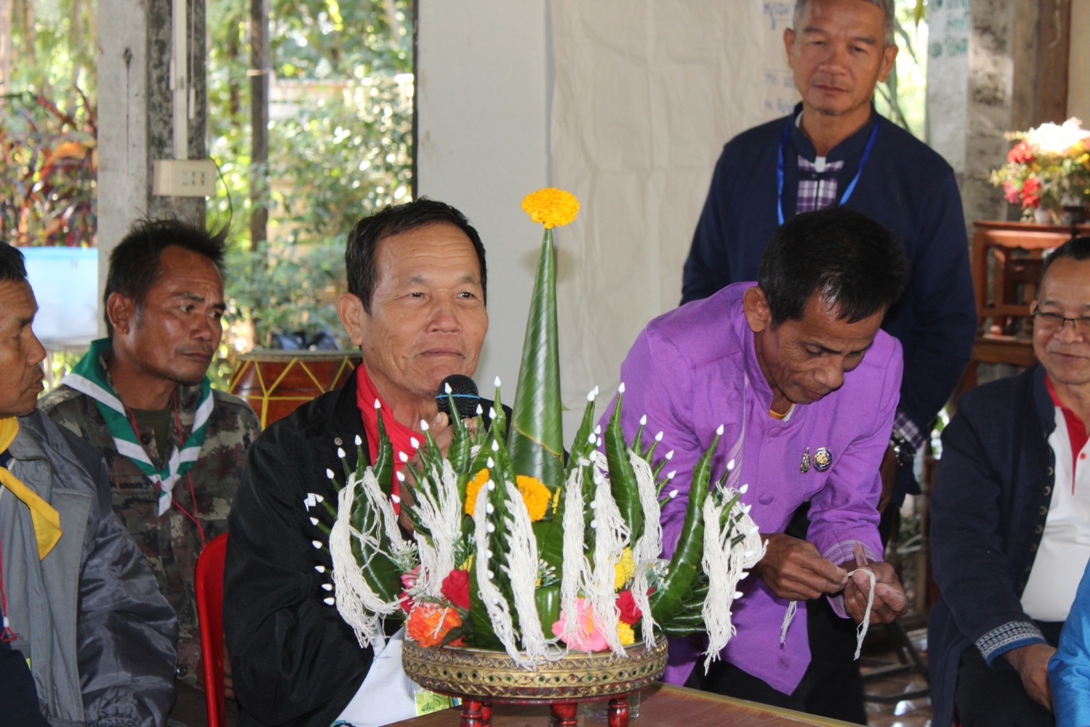 พัฒนาการจังหวัดยโสธร มอบใบประกาศปิดการอบรมโครงการพัฒนาหมู่บ้านเศรษฐกิจพอเพียงกิจกรรมอบรมแกนนำขับเคลื่อนหมู่บ้านเศรษฐกิจพอเพียง ประจำปีงบประมาณ พ.ศ. 2567