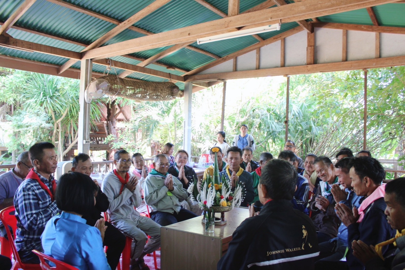 พัฒนาการจังหวัดยโสธร มอบใบประกาศปิดการอบรมโครงการพัฒนาหมู่บ้านเศรษฐกิจพอเพียงกิจกรรมอบรมแกนนำขับเคลื่อนหมู่บ้านเศรษฐกิจพอเพียง ประจำปีงบประมาณ พ.ศ. 2567