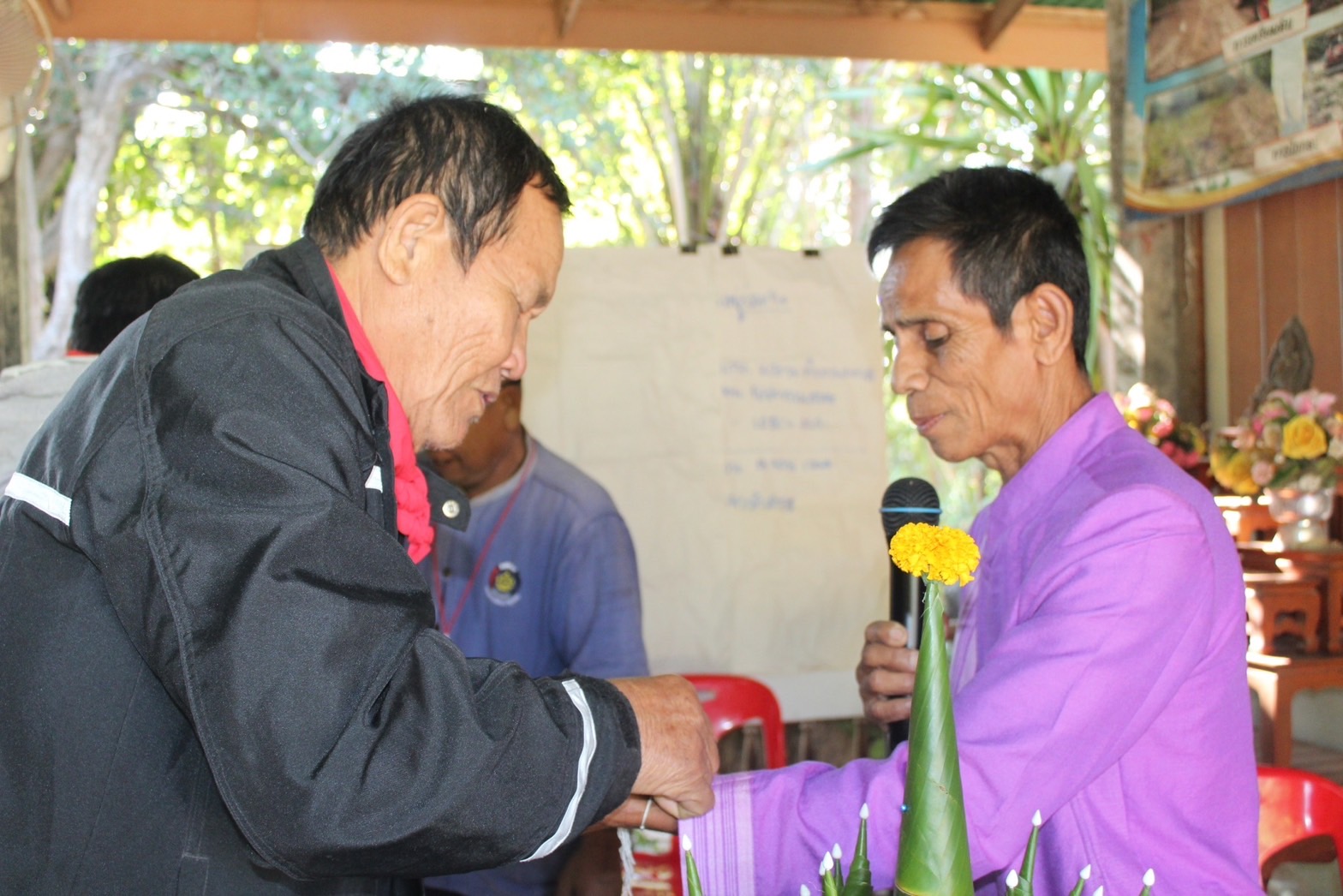 พัฒนาการจังหวัดยโสธร มอบใบประกาศปิดการอบรมโครงการพัฒนาหมู่บ้านเศรษฐกิจพอเพียงกิจกรรมอบรมแกนนำขับเคลื่อนหมู่บ้านเศรษฐกิจพอเพียง ประจำปีงบประมาณ พ.ศ. 2567