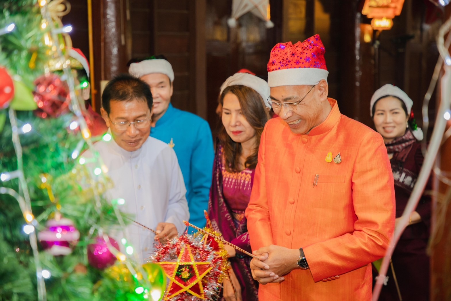 พช. ยโสธร ร่วมพิธีเปิดงานประเพณีแห่ดาวเทศกาลคริสต์มาส ประจำปี 2566 ส่งเสริม Soft Power การท่องเที่ยวกระตุ้นเศรษฐกิจ