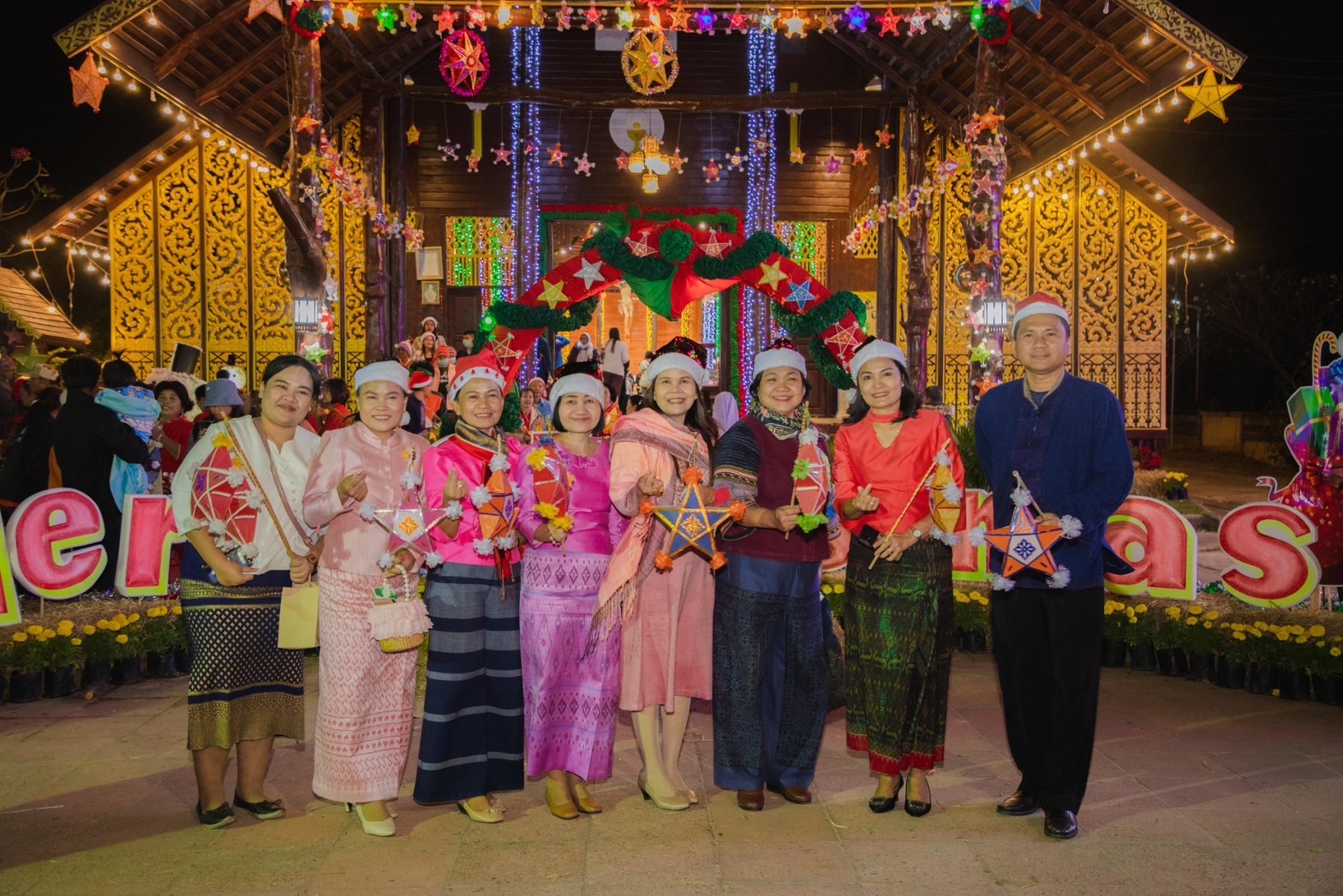 พช. ยโสธร ร่วมพิธีเปิดงานประเพณีแห่ดาวเทศกาลคริสต์มาส ประจำปี 2566 ส่งเสริม Soft Power การท่องเที่ยวกระตุ้นเศรษฐกิจ