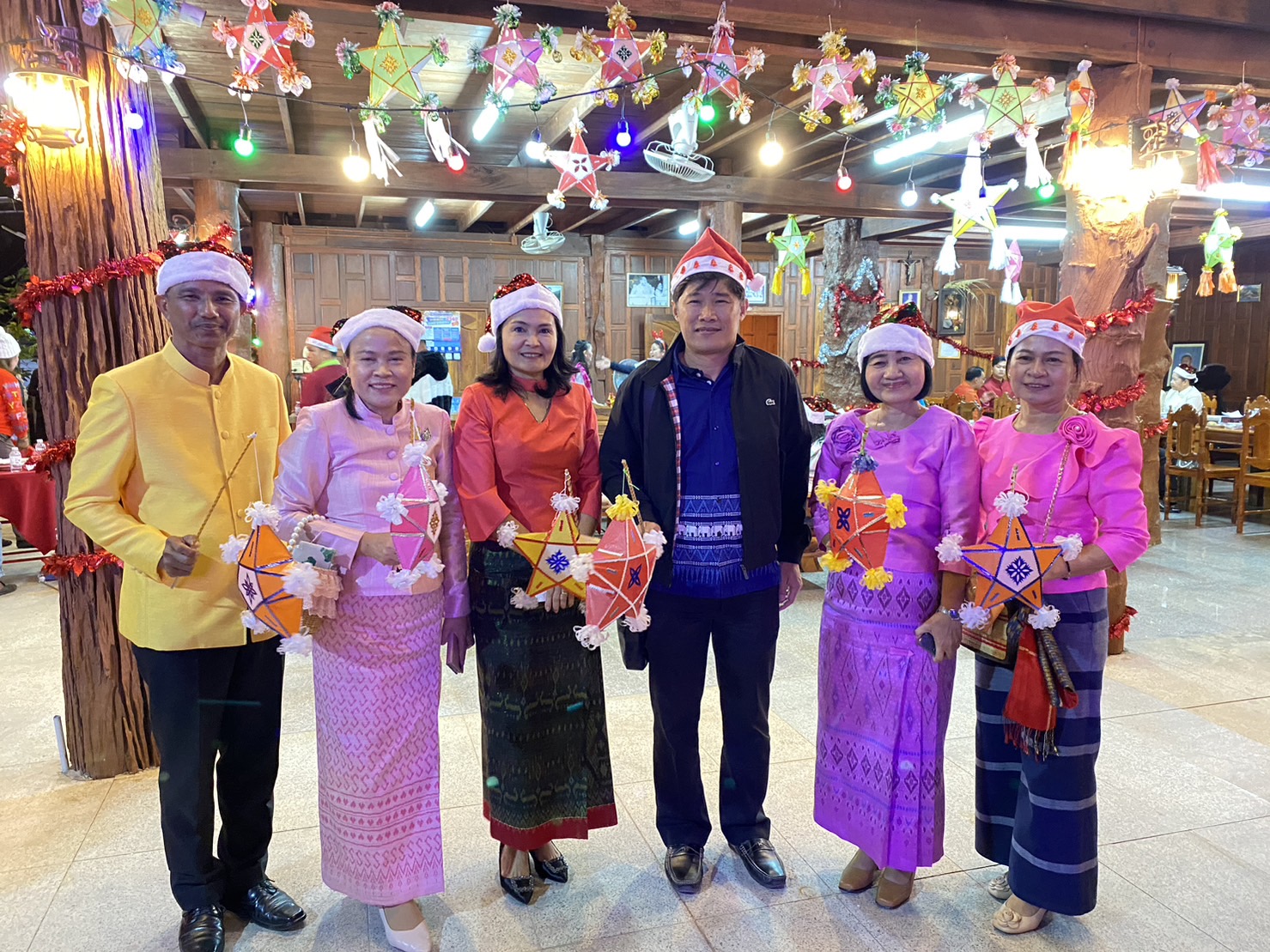 พช. ยโสธร ร่วมพิธีเปิดงานประเพณีแห่ดาวเทศกาลคริสต์มาส ประจำปี 2566 ส่งเสริม Soft Power การท่องเที่ยวกระตุ้นเศรษฐกิจ