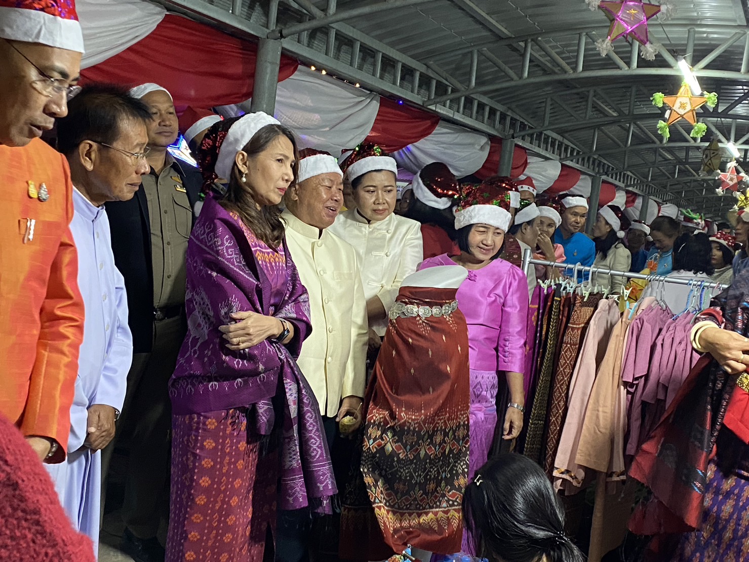 พช. ยโสธร ร่วมพิธีเปิดงานประเพณีแห่ดาวเทศกาลคริสต์มาส ประจำปี 2566 ส่งเสริม Soft Power การท่องเที่ยวกระตุ้นเศรษฐกิจ