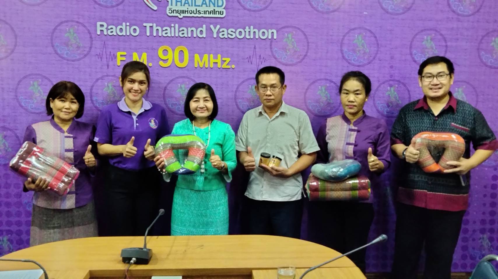 พช.ยโสธร นำกลุ่มผู้ประกอบการ OTOP ออกรายการวิทยุ “ออนซอนยโสธร” ณ สถานีวิทยุกระจายเสียงแห่งประเทศไทย จังหวัดยโสธร