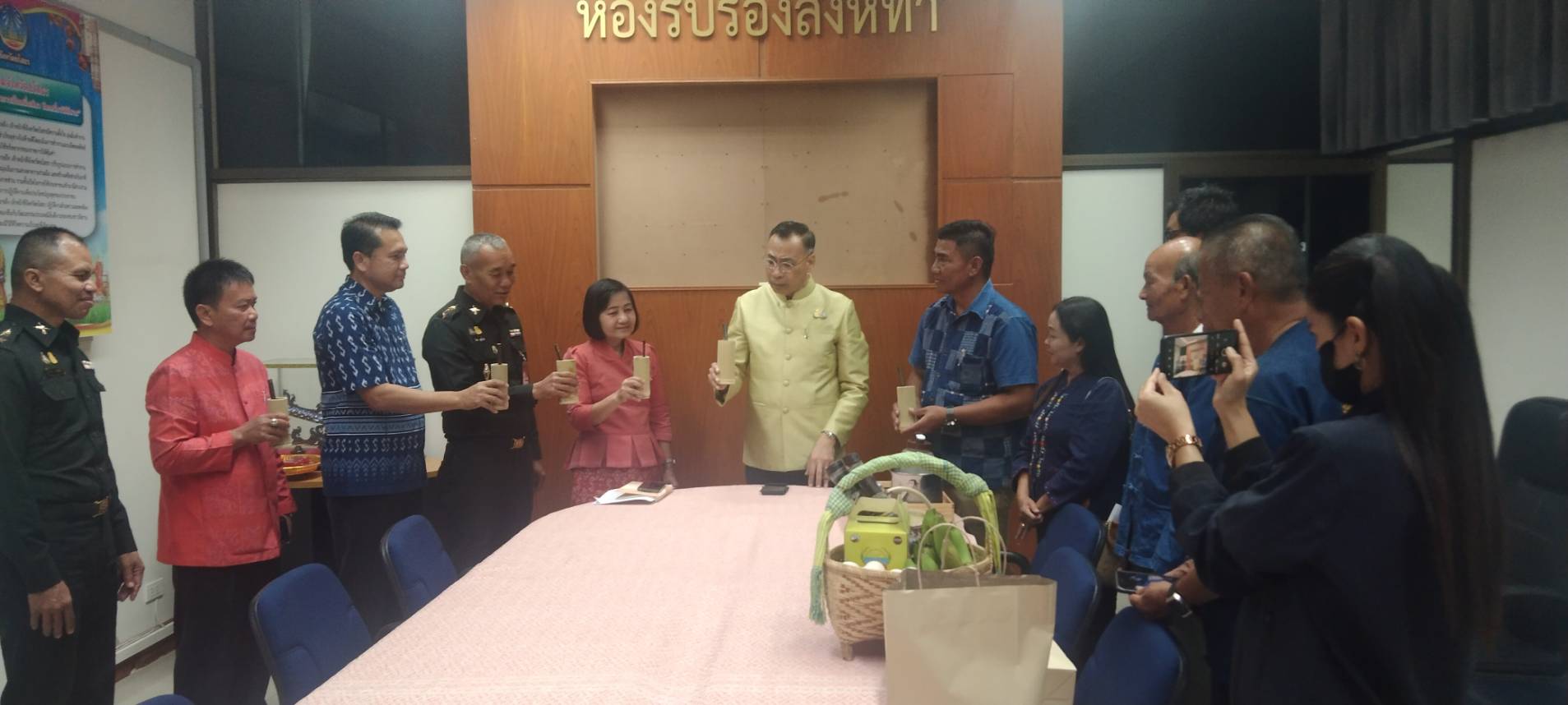 คณะกรรมการเครือข่ายโคก หนอง นา จังหวัดยโสธร สวัสดีปีใหม่และขอพรปีใหม่เนื่องในวาระดิถีขึ้นปีใหม่ 2567 จากผู้ว่าราชการจังหวัดยโสธร