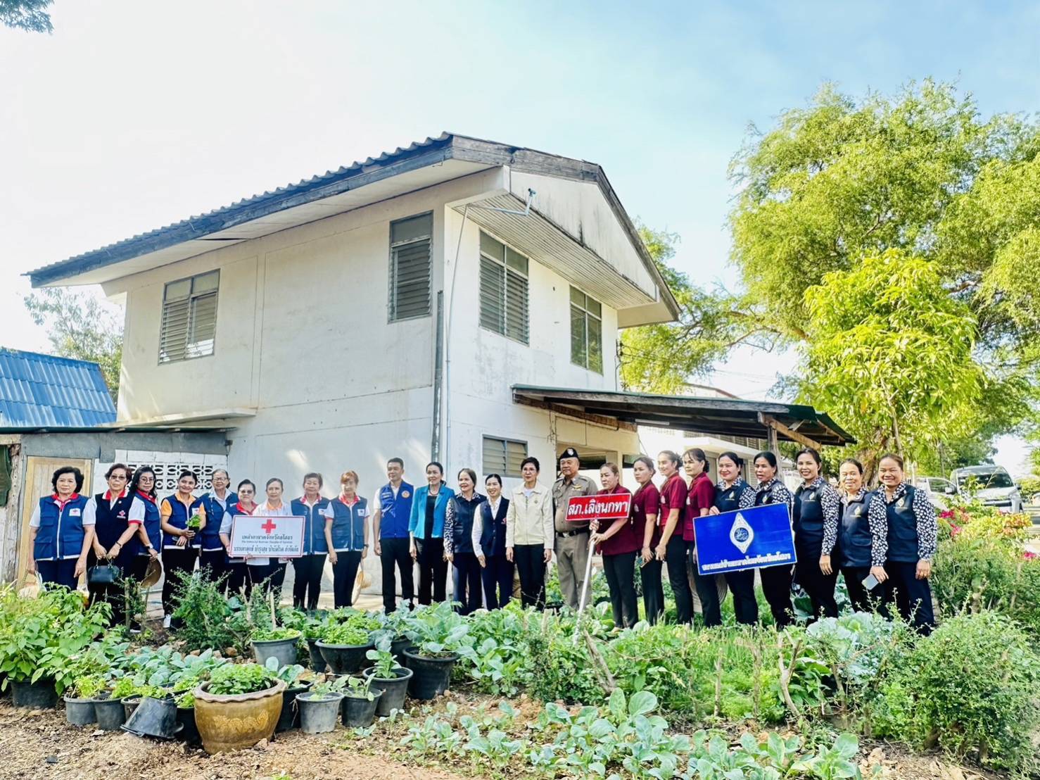พช.ยโสธร ร่วมลงพื้นที่ติดตามภารกิจชมรมแม่บ้านมหาดไทยจังหวัดยโสธรในพื้นที่ อำเภอทรายมูลและอำเภอเลิงนกทา จังหวัดยโสธร
