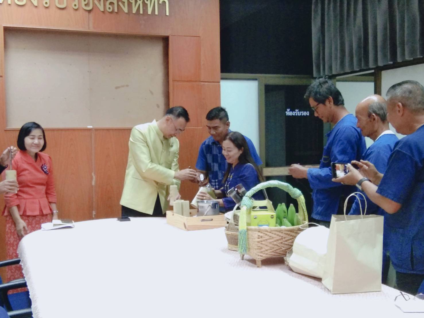 คณะกรรมการเครือข่ายโคก หนอง นา จังหวัดยโสธร สวัสดีปีใหม่และขอพรปีใหม่เนื่องในวาระดิถีขึ้นปีใหม่ 2567 จากผู้ว่าราชการจังหวัดยโสธร