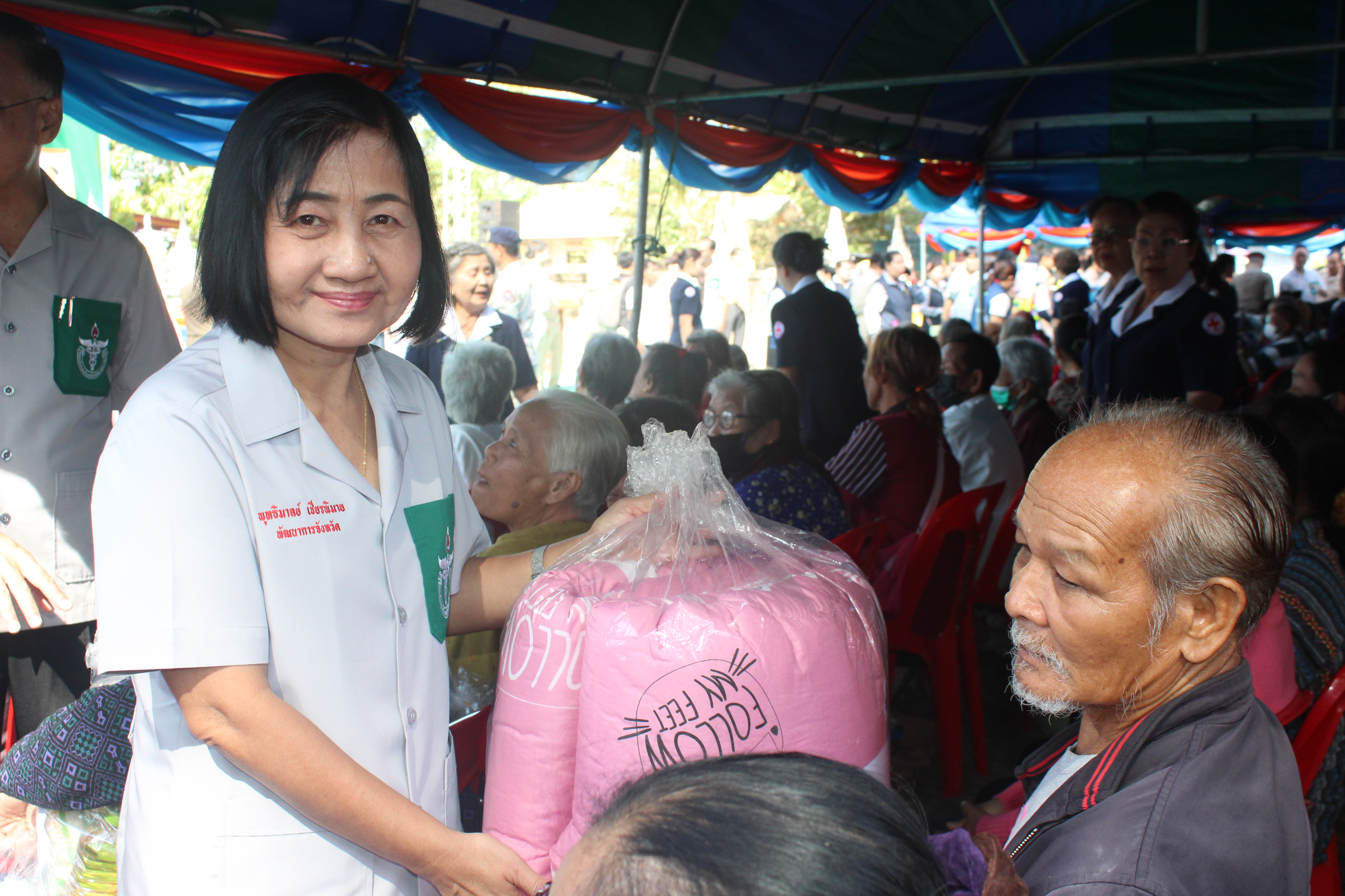พช.ยโสธร ร่วมกิจกรรมหน่วยแพทย์อาสา สมเด็จพระศรีนครินทราบรมราชชนนี (พอ.สว.) และโครงการจังหวัดเคลื่อนที่ “เพิ่มรอยยิ้ม เติมความสุข ให้คนยโสธร”