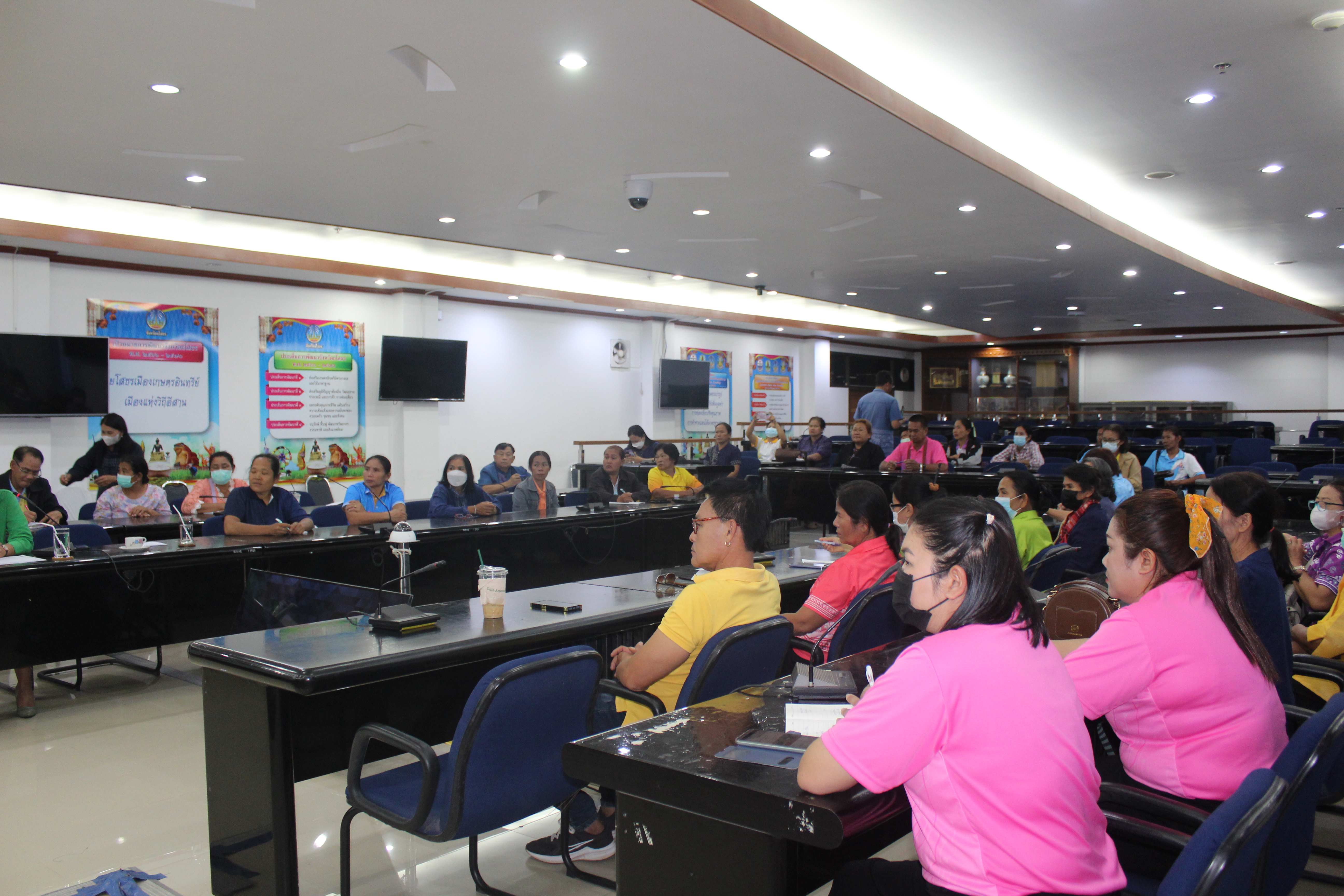 พช.ยโสธร ประชุมเตรียมพร้อม ยกทัพผู้ประกอบการ OTOP จังหวัดยโสธร บุกเซ็นทรัลระยอง จำหน่ายสินค้าในงาน “OTOP ยโสโก้อีหลี”