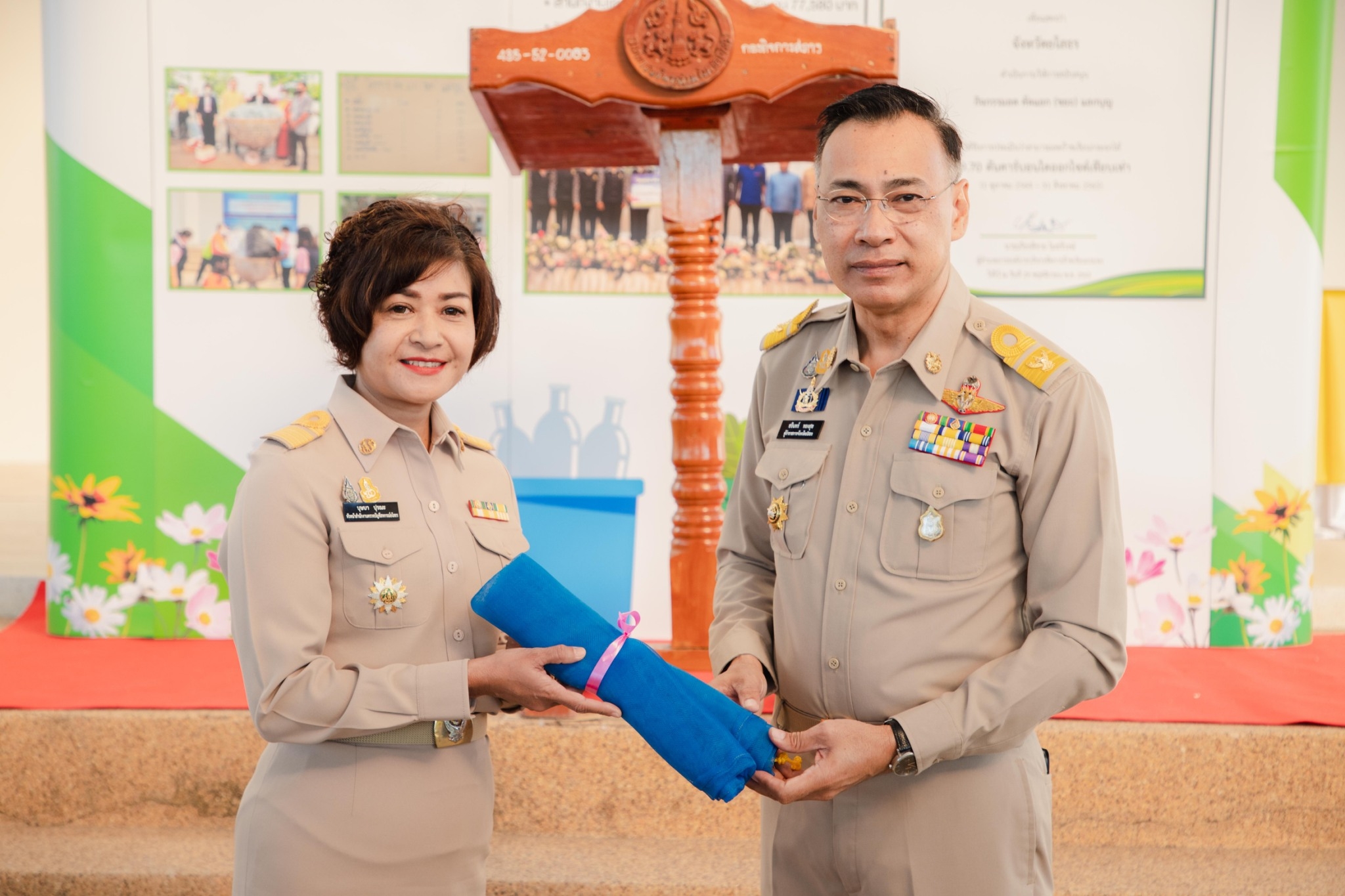 พช.ยโสธร ร่วมขับเคลื่อนจังหวัดสะอาดอย่างยั่งยืน รวมพลัง คัดแยก (ขยะ) แลกบุญ ลดปัญหาขยะ ลดก๊าซเรือนกระจก และยังได้ร่วมทำบุญสาธารณกุศลด้วย