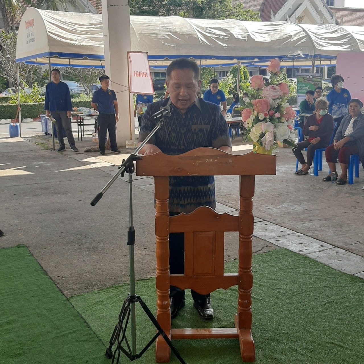 พช.ยโสธร ร่วมพิธีเปิดกิจกรรมตลาดนัดแก้หนี้