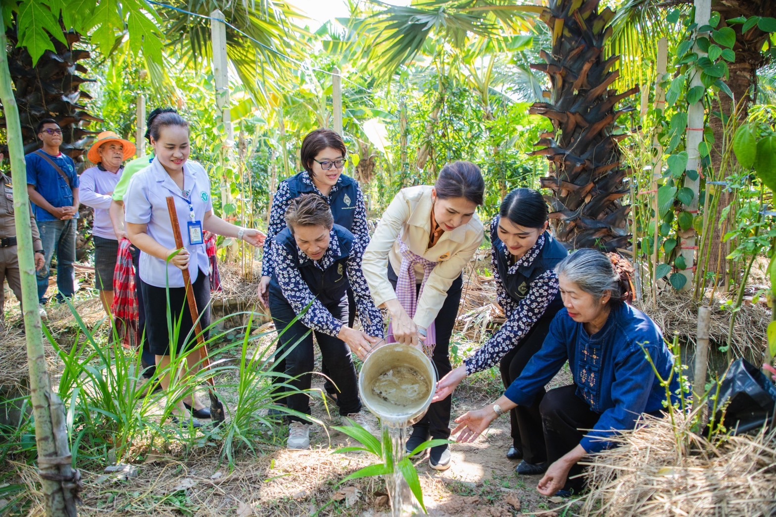 พ่อเมืองยโสธร ลงพื้นที่เยี่ยมชมโคกหนองนาพัฒนาชุมชน ณ พื้นที่อำเภอมหาชนะชัย จังหวัดยโสธร