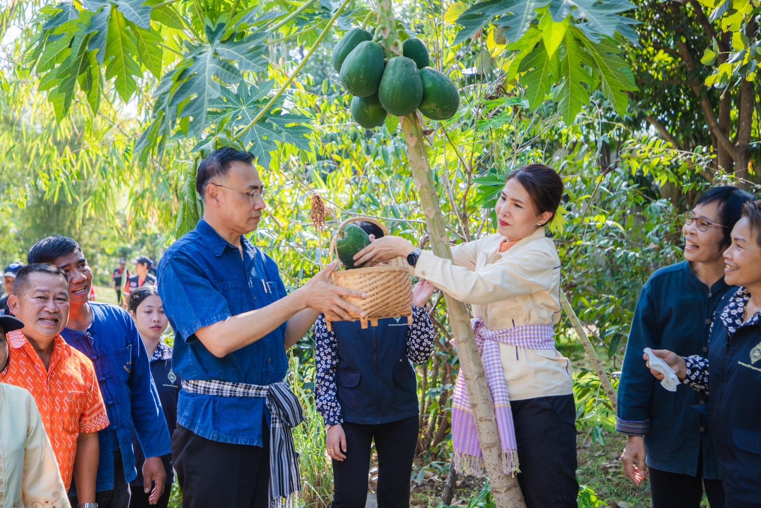 พ่อเมืองยโสธร ลงพื้นที่เยี่ยมชมโคกหนองนาพัฒนาชุมชน ณ พื้นที่อำเภอมหาชนะชัย จังหวัดยโสธร