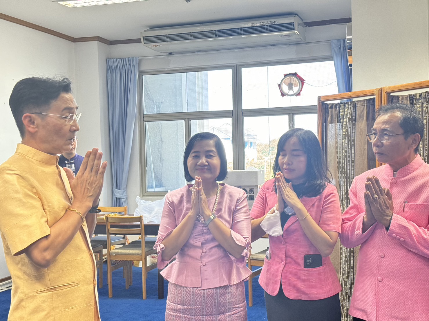 พช.ยโสธร สวัสดีปีใหม่และขอพรปีใหม่จากท่านผู้ว่าราชการจังหวัดยโสธร และรองผู้ว่าราชการจังหวัดยโสธร