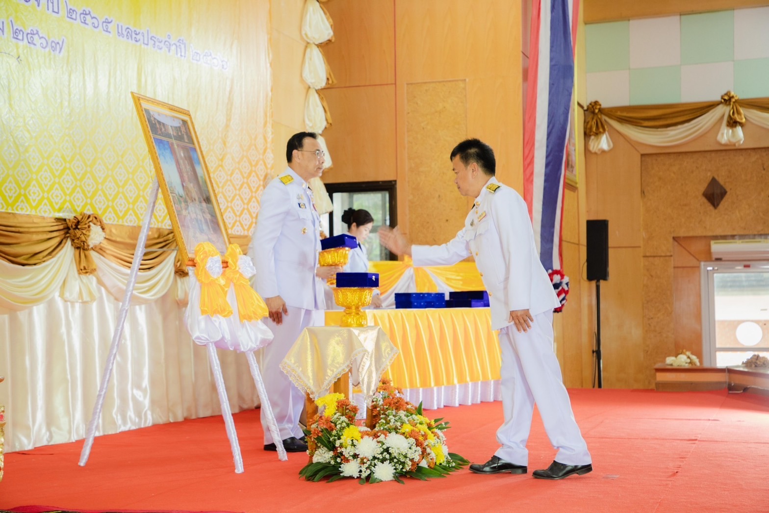 พช.ยโสธร เข้ารับพระราชทานเครื่องราชอิสริยาภรณ์ชั้นสายสะพาย ประจำปี 2565 และปี 2566