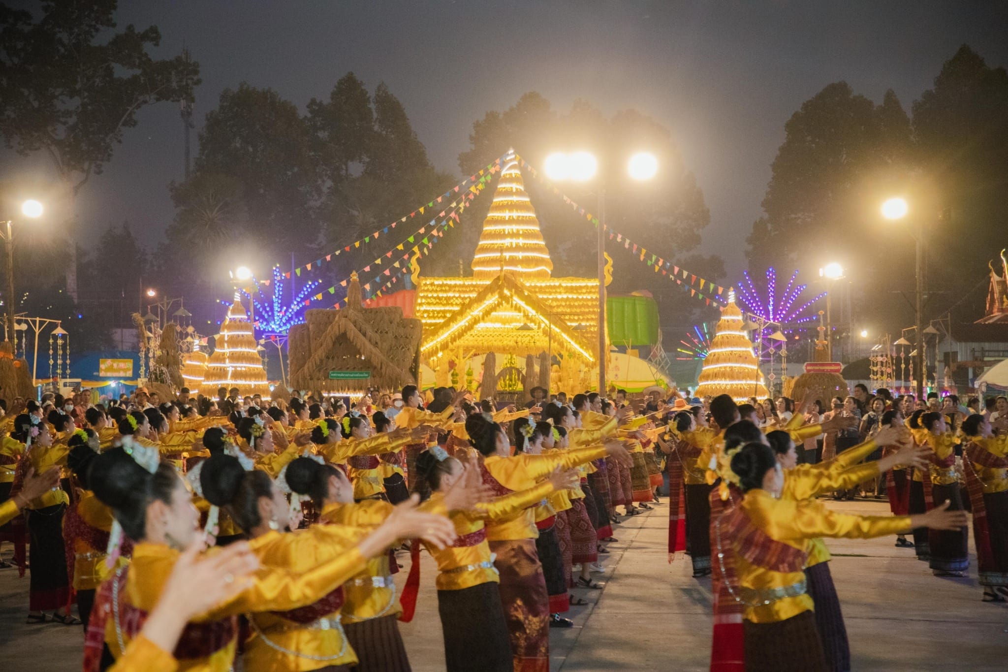 พช.ยโสธร ร่วมพิธีเปิดงานบุญคูณลานตำนานข้าวอินทรีย์ วิถีวัฒนธรรมยโสธร ที่อำเภอกุดชุม จังหวัดยโสธร