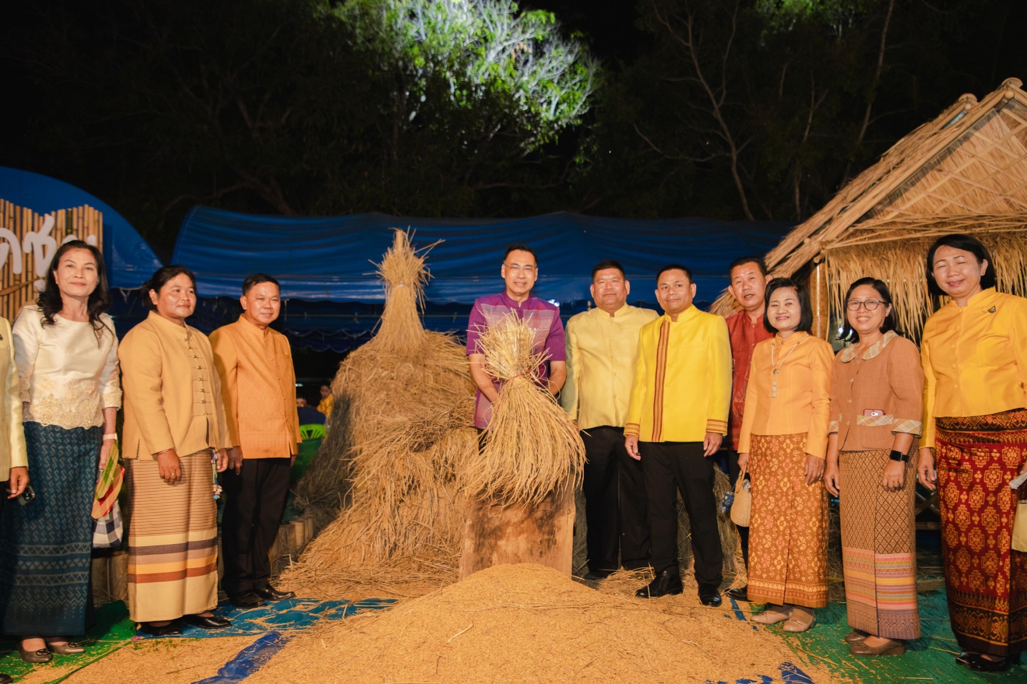พช.ยโสธร ร่วมพิธีเปิดงานบุญคูณลานตำนานข้าวอินทรีย์ วิถีวัฒนธรรมยโสธร ที่อำเภอกุดชุม จังหวัดยโสธร