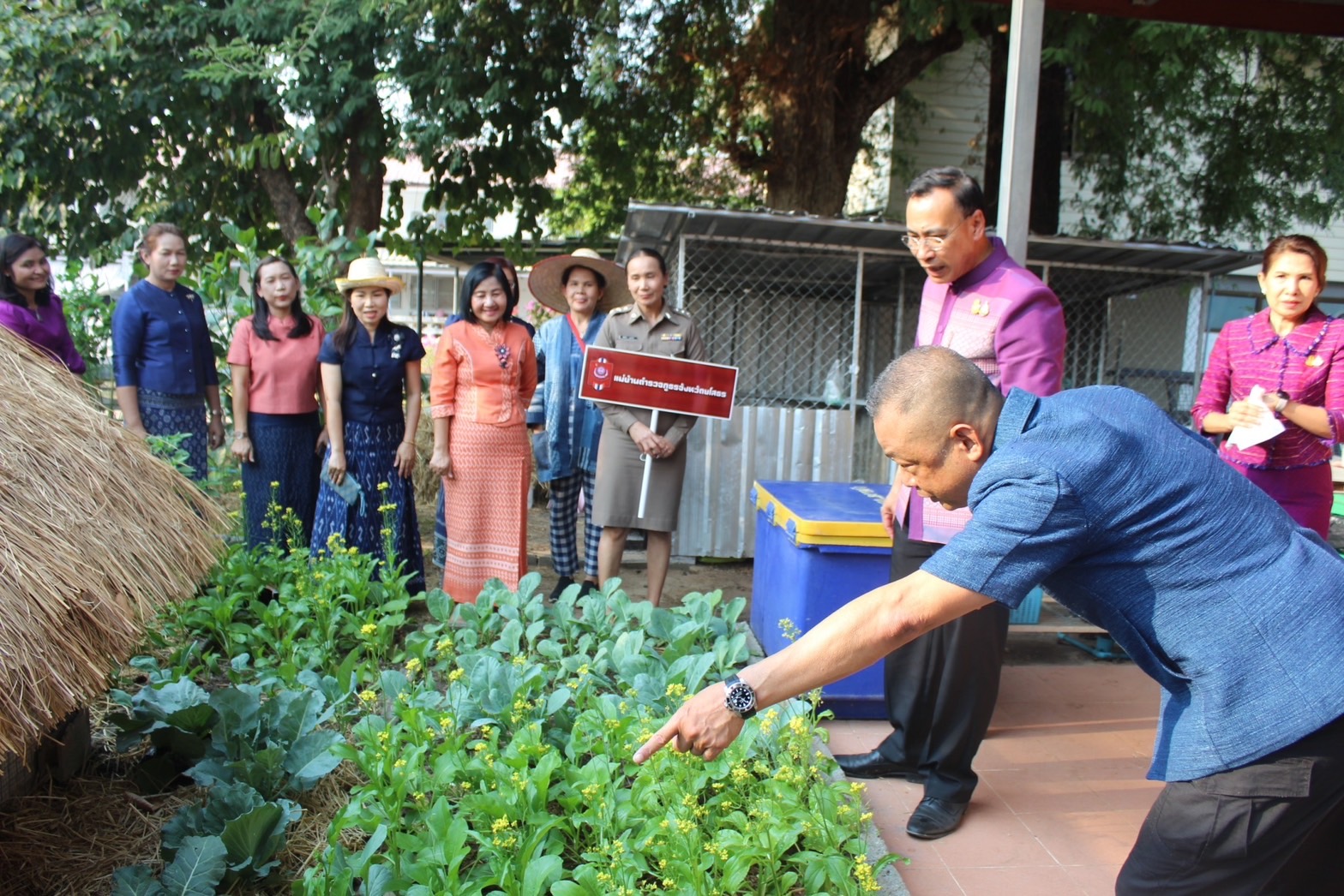 จังหวัดยโสธร “Kick off ปลูกผักสวนครัว เพื่อสร้างความมั่นคงทางอาหาร” น้อมนำแนวพระราชดำริของสมเด็จพระกนิษฐาธิราชเจ้ากรมสมเด็จพระเทพรัตนราชสุดาฯ สยามบรมราชกุมารี สู่ปฏิบัติการปลูกผักสวนครัว เพื่อสร้างความมั่นคงทางอาหาร