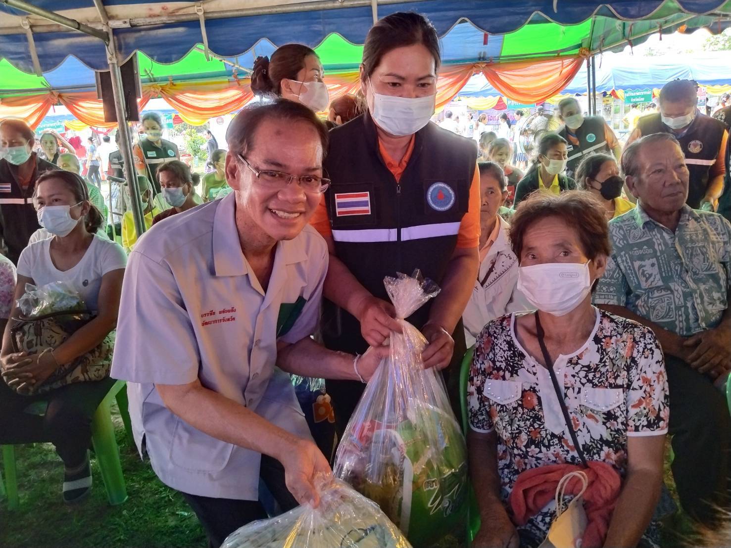 พช.ยโสธร ร่วมกิจกรรมหน่วยแพทย์อาสา สมเด็จพระศรีนครินทราบรมราชชนนี (พอ.สว.) และโครงการจังหวัดเคลื่อนที่ “เพิ่มรอยยิ้ม เติมความสุข ให้คนยโสธร”