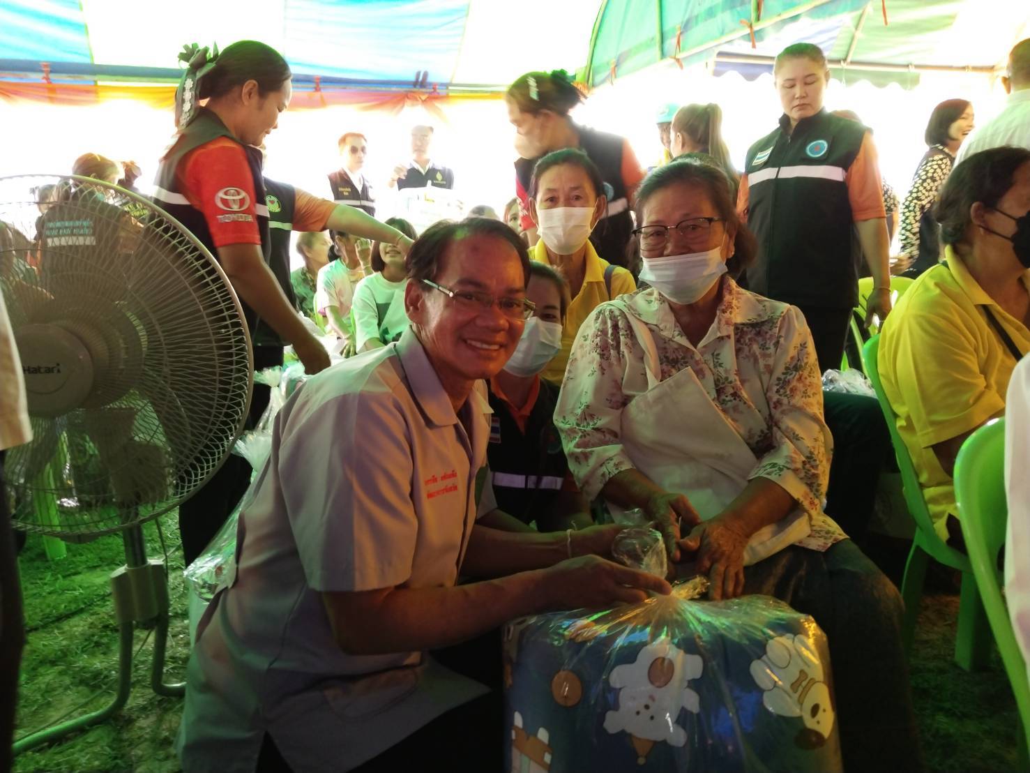 พช.ยโสธร ร่วมกิจกรรมหน่วยแพทย์อาสา สมเด็จพระศรีนครินทราบรมราชชนนี (พอ.สว.) และโครงการจังหวัดเคลื่อนที่ “เพิ่มรอยยิ้ม เติมความสุข ให้คนยโสธร”