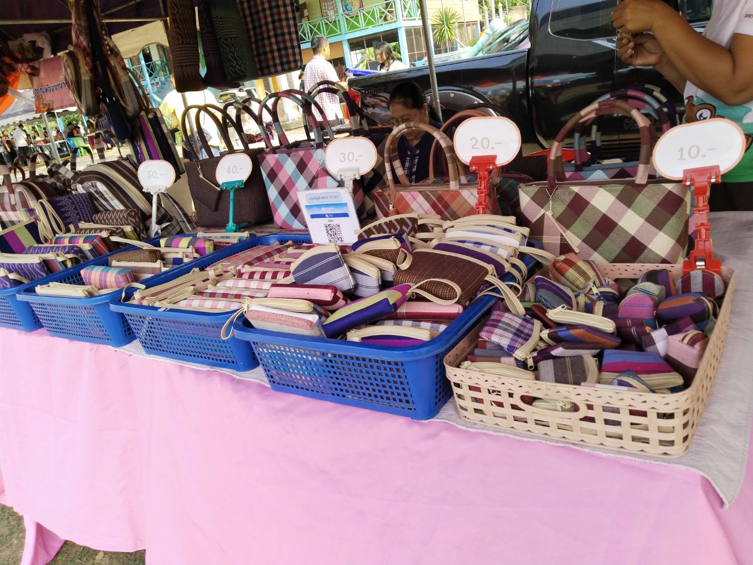 พช.ยโสธร ร่วมกิจกรรมหน่วยแพทย์อาสา สมเด็จพระศรีนครินทราบรมราชชนนี (พอ.สว.) และโครงการจังหวัดเคลื่อนที่ “เพิ่มรอยยิ้ม เติมความสุข ให้คนยโสธร”