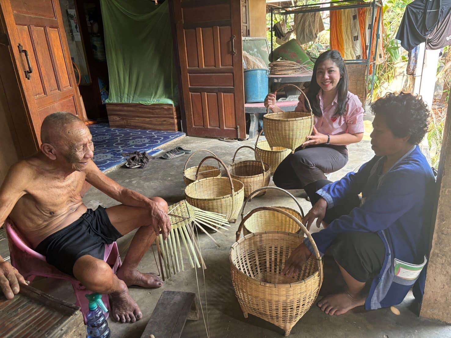 พช.มหาชนะชัย จังหวัดยโสธร เดินหน้าเชิงรุกส่งเสริมการใช้ประโยชน์และประชาสัมพันธ์การดาวน์โหลดแพลตฟอร์มบริการดิจิทัล Clickชุมชน และการสมัครใช้บริการ SHOP ชุมชน