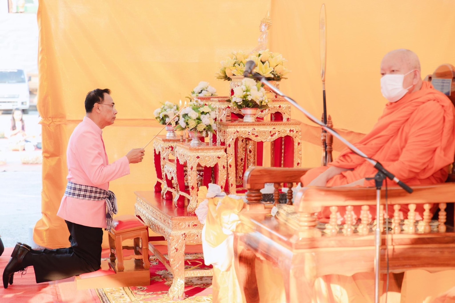 พช.ยโสธร ร่วมพิธีทำบุญตักบาตร บวงสรวงพระบรมราชานุสาวรีย์รัชกาลที่ 5 วางขันหมากเบ็ง และบวงสรวงอนุสาวรีย์พระสุนทรราชวงศา เจ้าเมืองยโสธรท่านแรก ในโอกาสวันสถาปนาจังหวัดยโสธร ครบรอบ 52 ปี