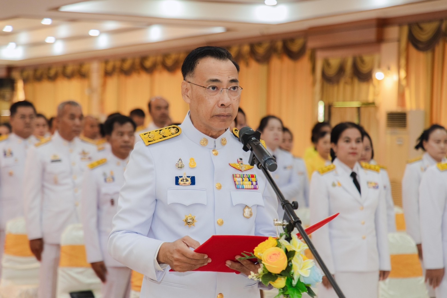 พช.ยโสธร พิธีวางพานพุ่มถวายราชสักการะแด่พระบาทสมเด็จพระบรมชนกาธิเบศร มหาภูมิพลอดุลยเดชมหาราช บรมนาถบพิตร “พระบิดาแห่งมาตรฐานการช่างไทย”
