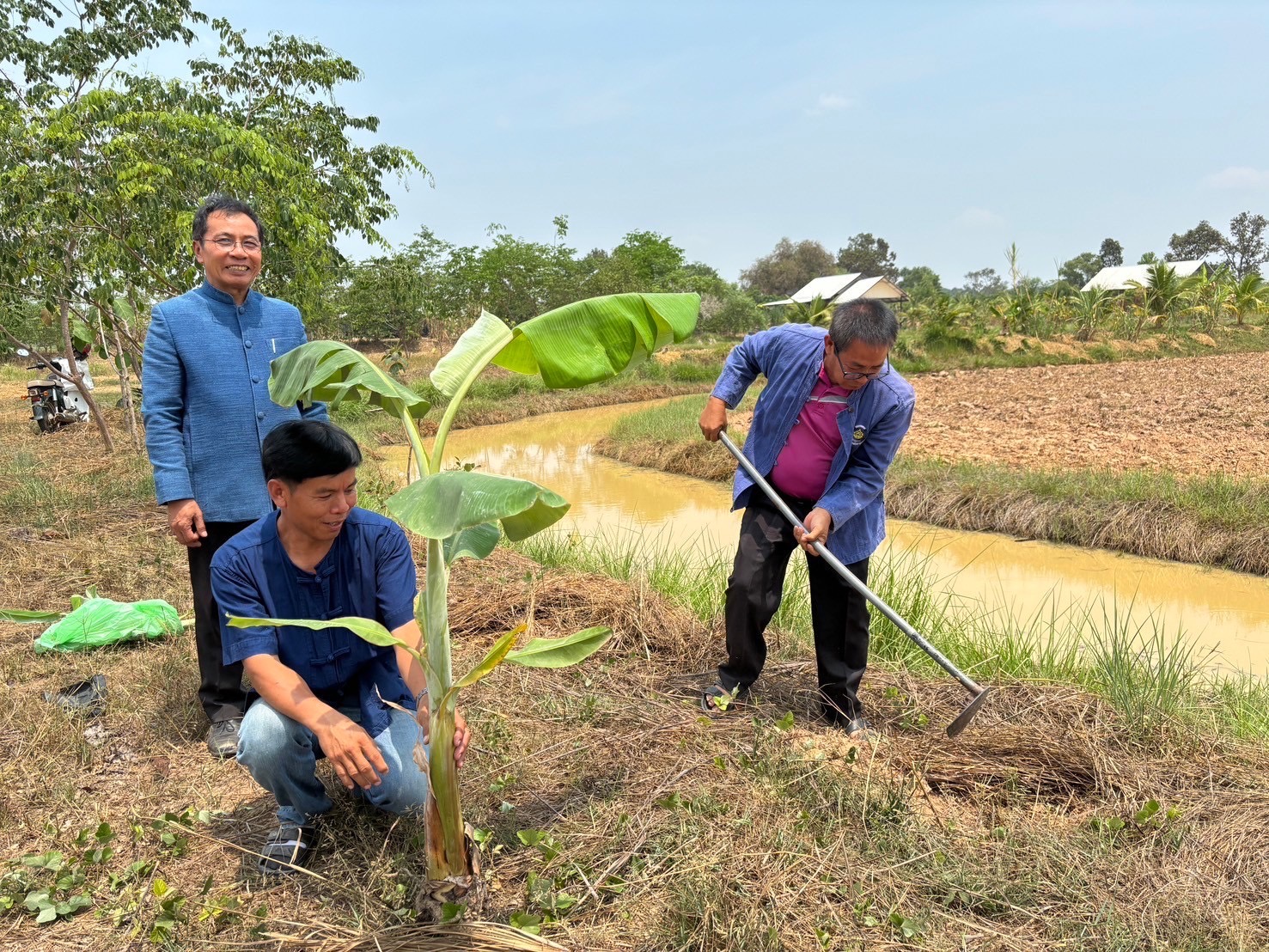 พช.ยโสธร สานพลังเครือข่าย “โคก หนอง นา” สู่การพัฒนาที่ยั่งยืน ภายใต้กิจกรรมเอามื้อสามัคคี เพื่อขับเคลื่อนกิจกรรมของเครือข่ายฯ ประจำเดือนมีนาคม 2567