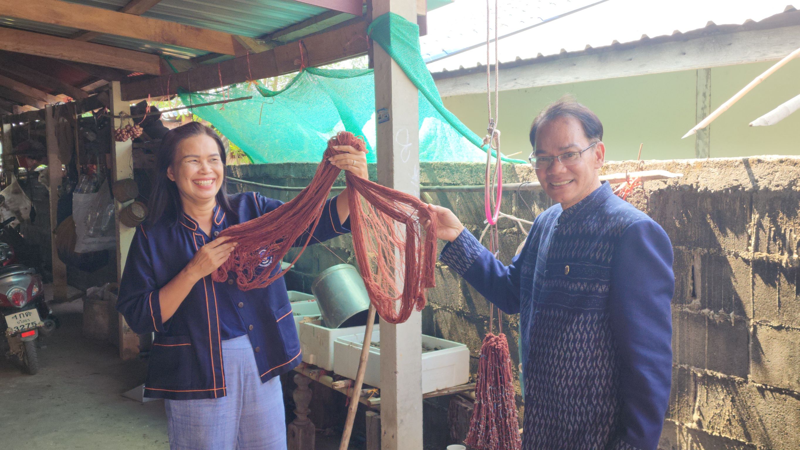 พช.ยโสธร ลงพื้นที่ติดตามกลุ่มทอผ้า เพื่อเฟ้นหากลุ่มเข้าร่วมการประกวดสุดยอดผ้าจังหวัดยโสธร ในพื้นที่อำเภอเมืองยโสธร จังหวัดยโสธร