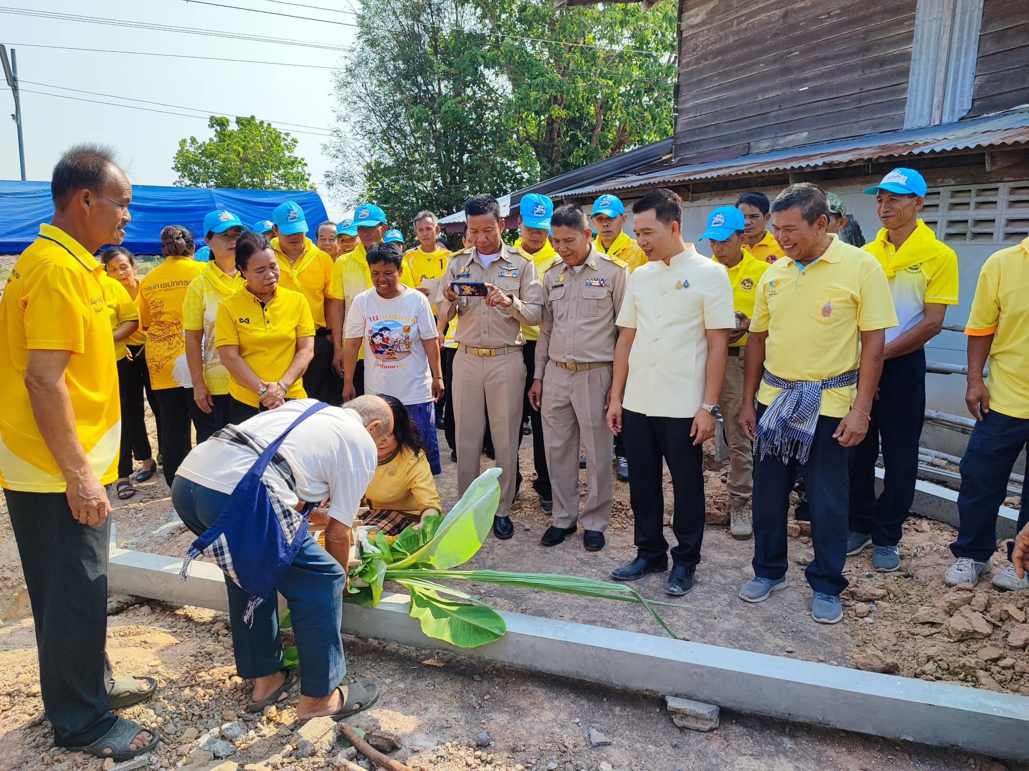 พช.เลิงนกทา จังหวัดยโสธร พิธียกเสาเอก เสาโท โครงการบ้านห่วงใยจากใจ GLO ประจำปี 2566
